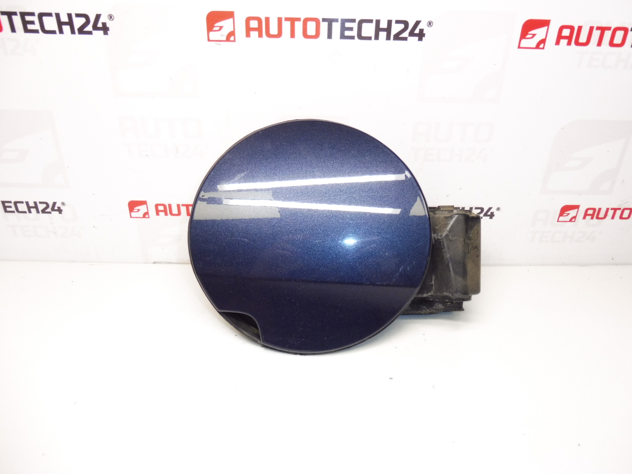 Tankin kannen kansi KGNC Peugeot 308 1517G5 1518C9