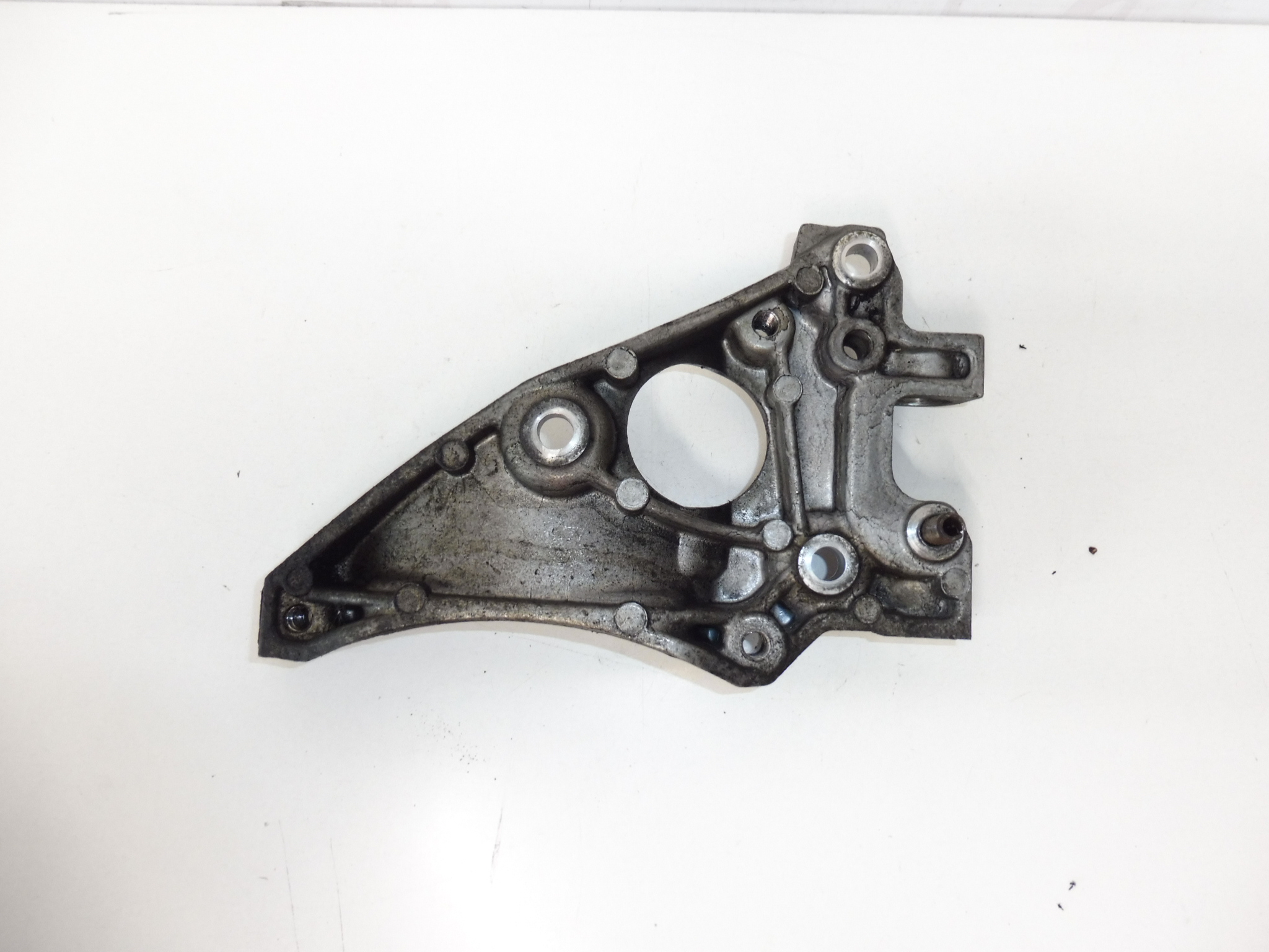 Ilmastointikompressorin pidike Citroën Peugeot 1.6 eHDI 9672950980 6453NS