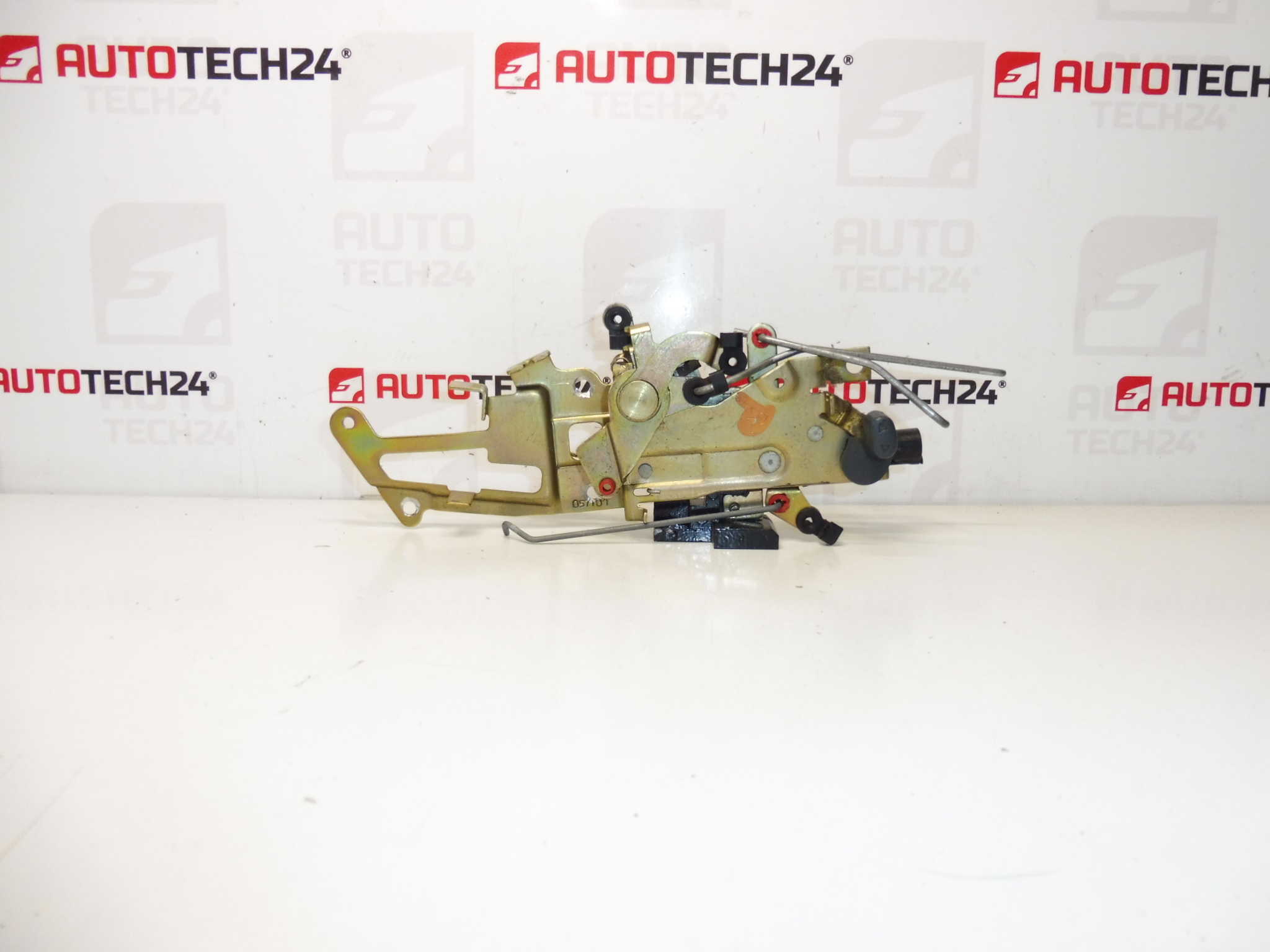 Oikea takaoven lukko Citroën Berlingo II 9138F4 ilman kaapelia