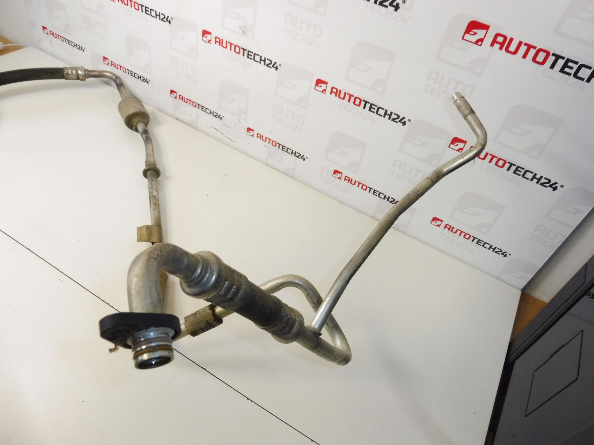 Ilmastointiputki Peugeot Peugeot 9655225980 9650575580 6460LL 6460LN