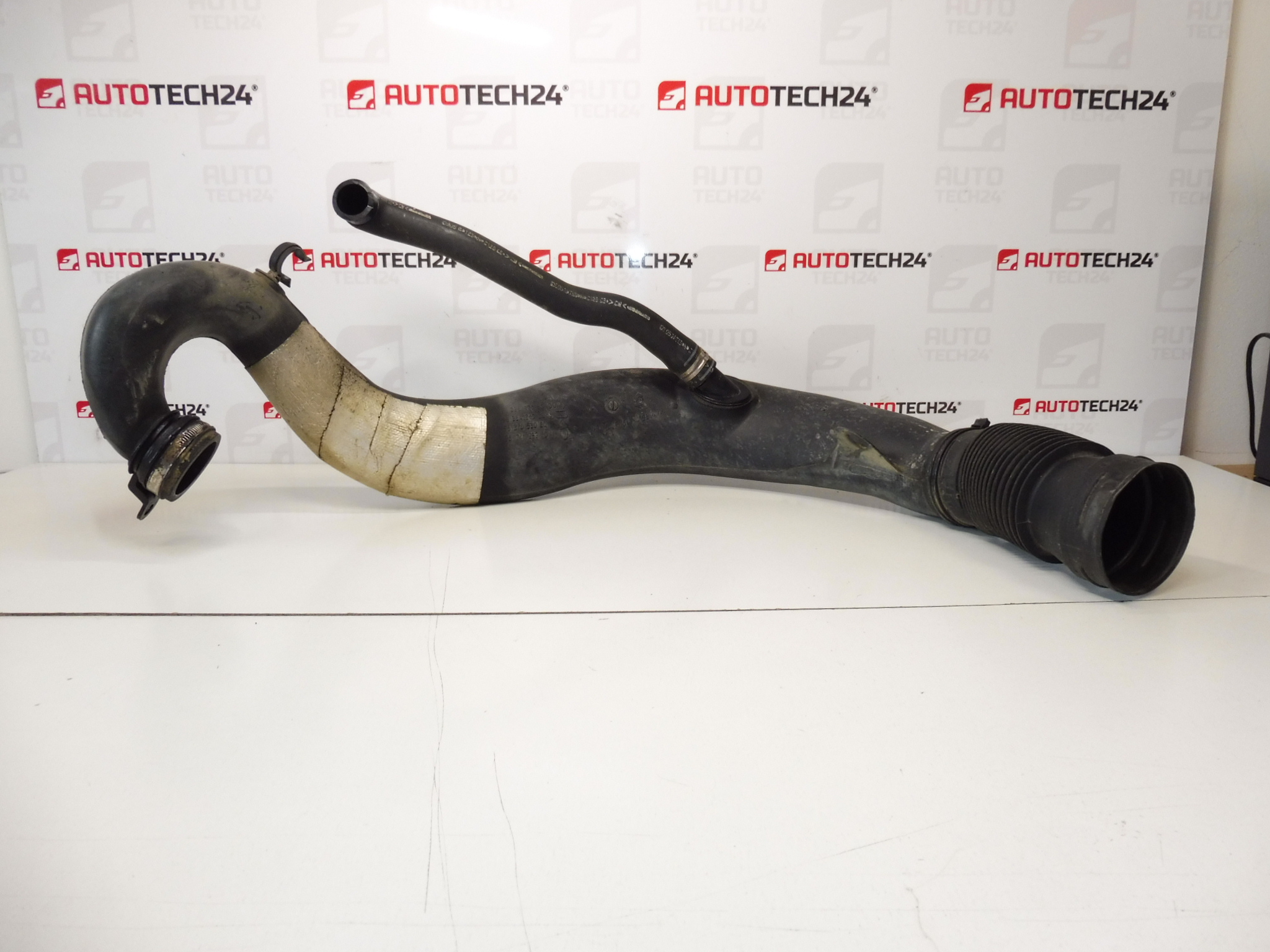 Ilmaliitäntä Citroën Peugeot 2.2 HDI 9628792080 14248P