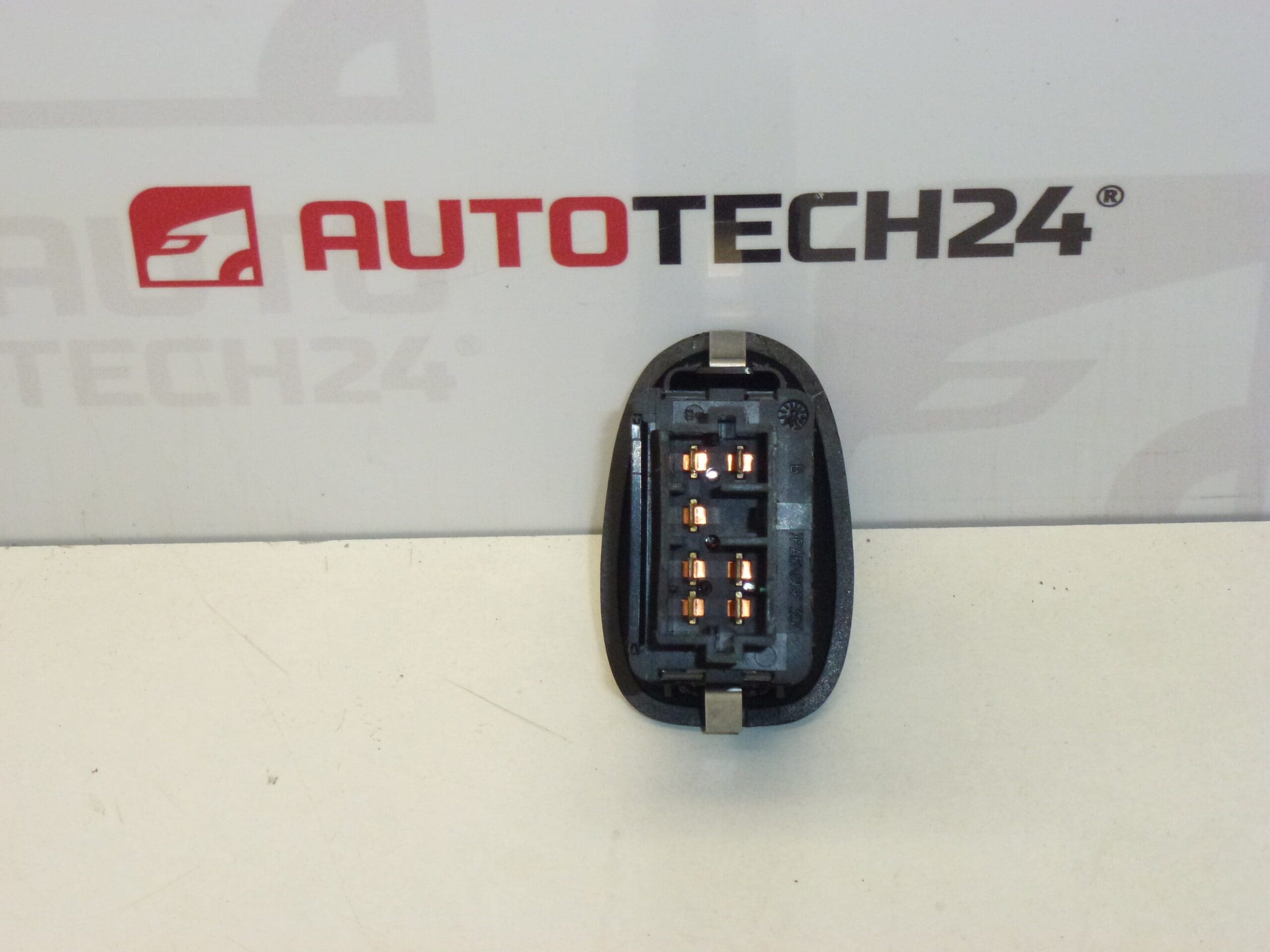 Citroën C3 Pluriel 6552FZ takalasin kytkin