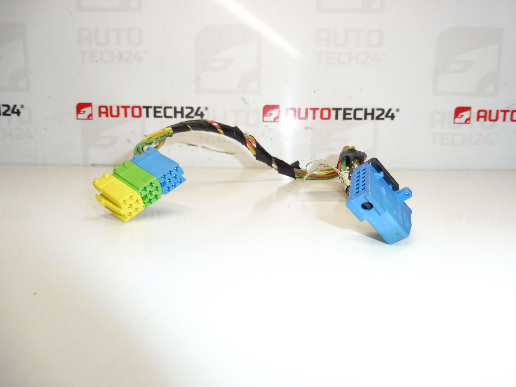 Citroen Peugeot CD-vaihtajan valjaat 9642532680