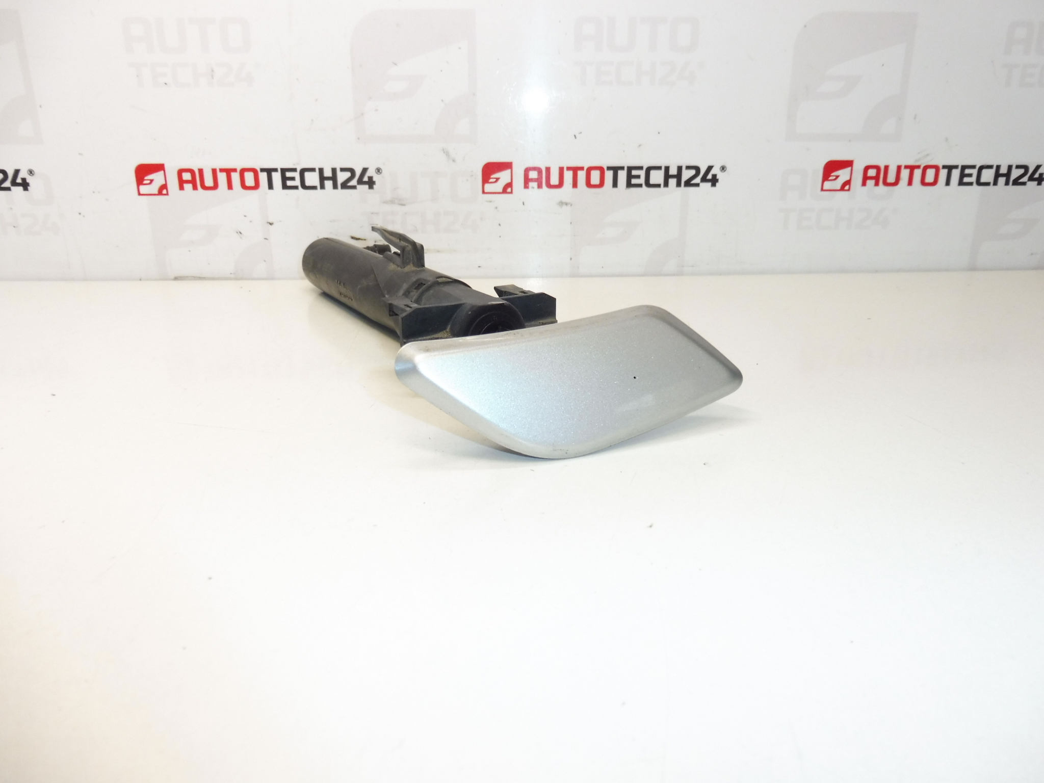 Oikea ajovalojen pesusuutin Peugeot 307 II 6438P1 6438S5 6438T0