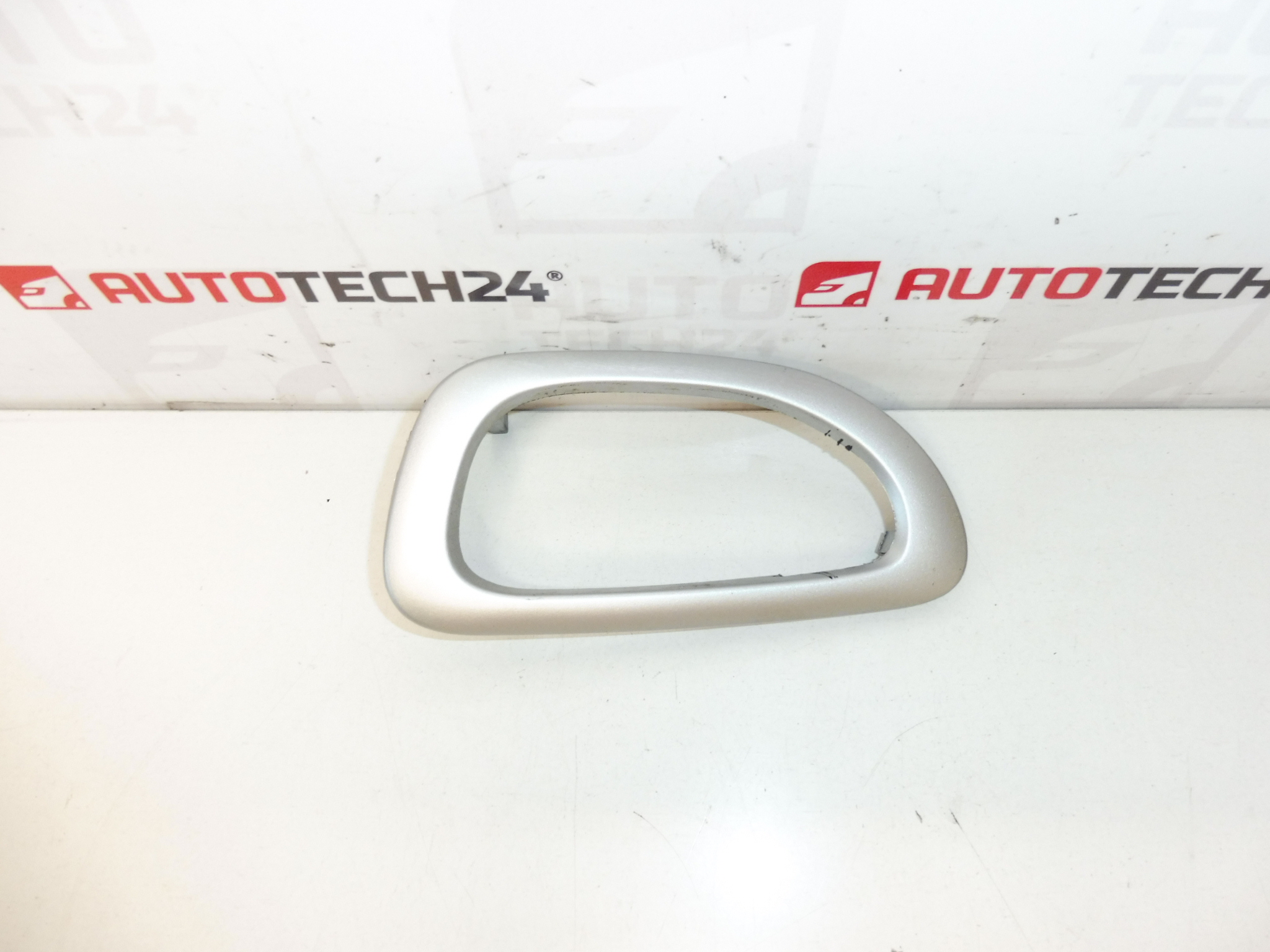 Peugeot 307 vasemman etuoven sisäkahvan kansi 9634769877 9119K1