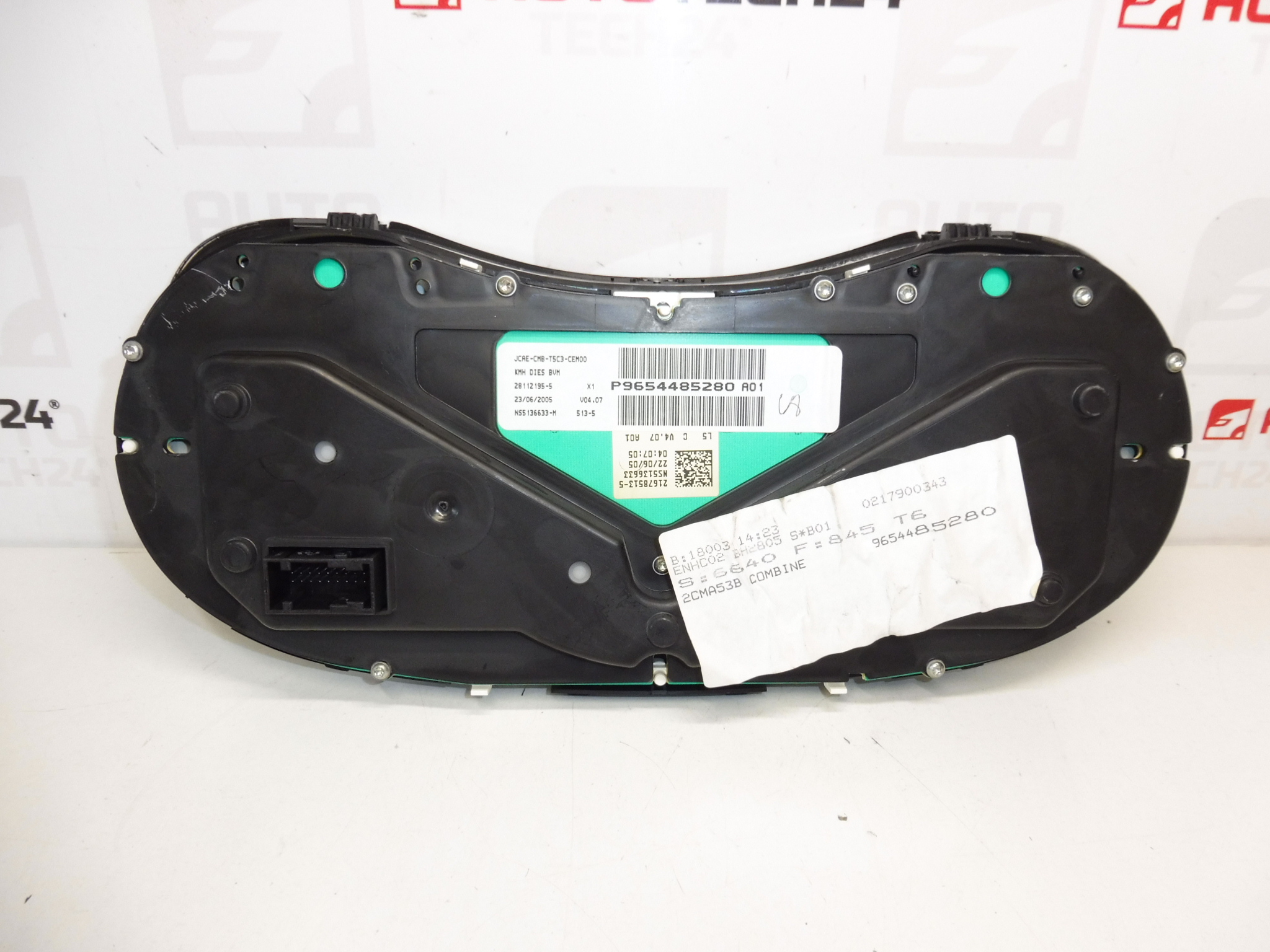 Nopeusmittarin ajokilometrit 272420 km Peugeot 307 9654485280 6106N4