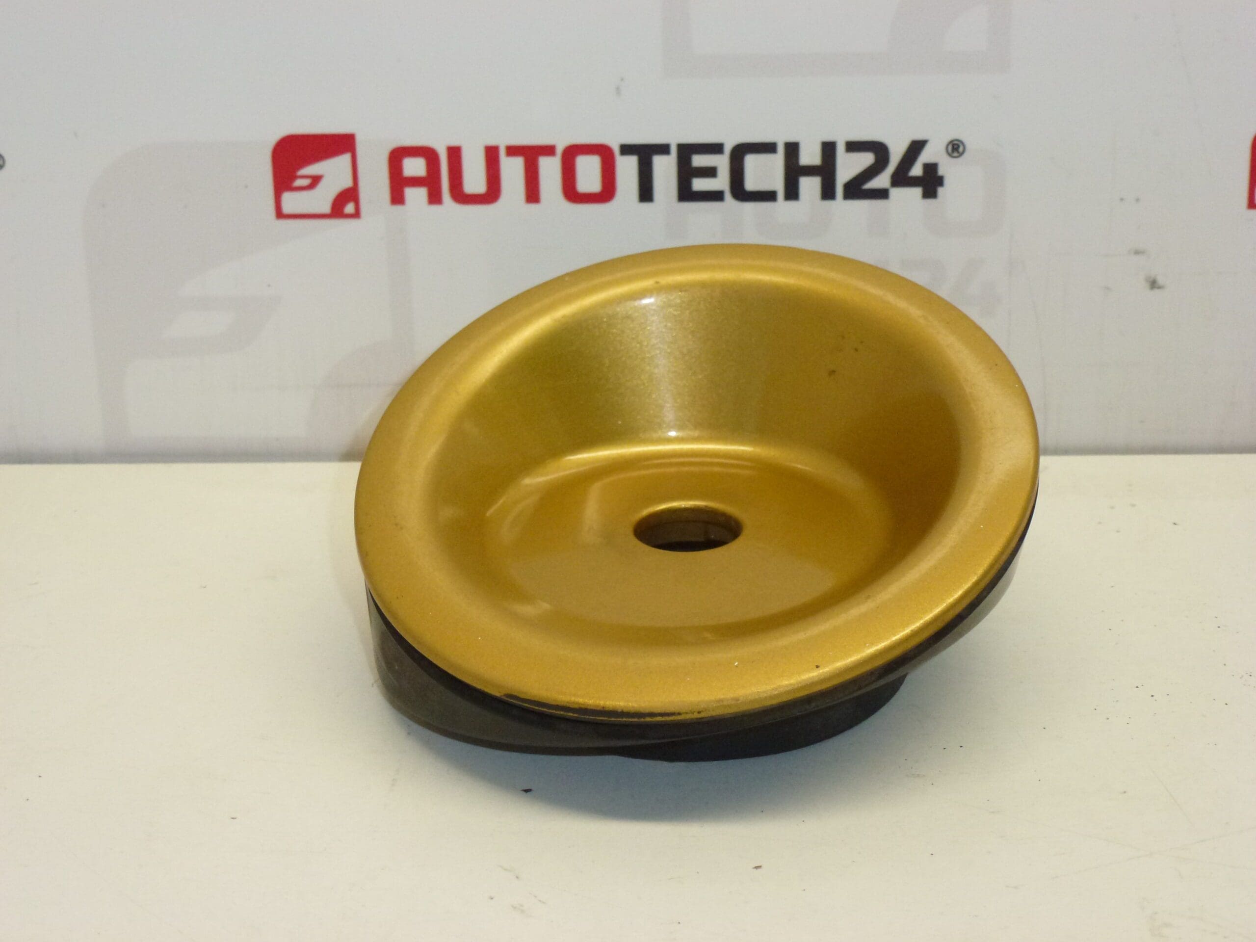 Tankin korkki Citroën Berlingo Peugeot Partner 9636357777 oranssi