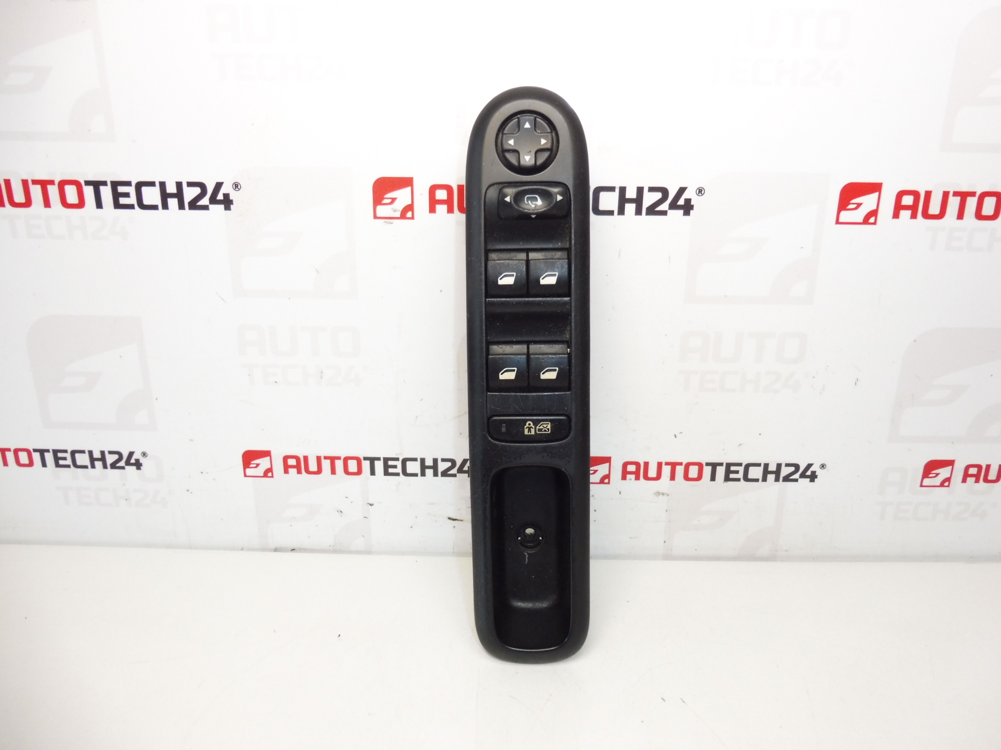 Peugeot 3008 ja 5008 ikkunan ja peilin ohjaus 96650621ZD 6490X6