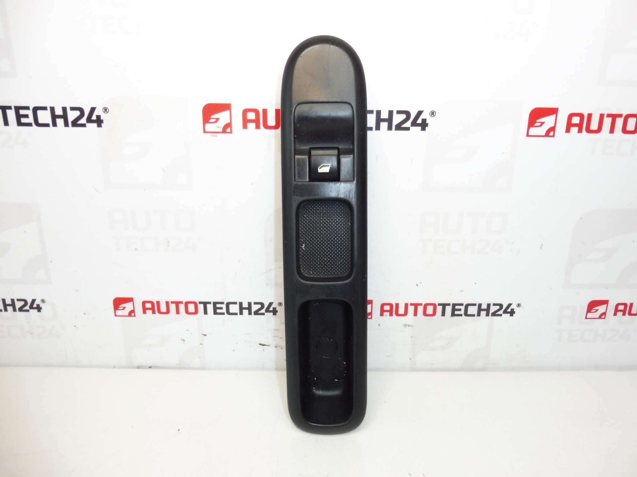 Peugeot 3008 ja 5008 Window Control 96662297XT 96650618ZD 6490X3
