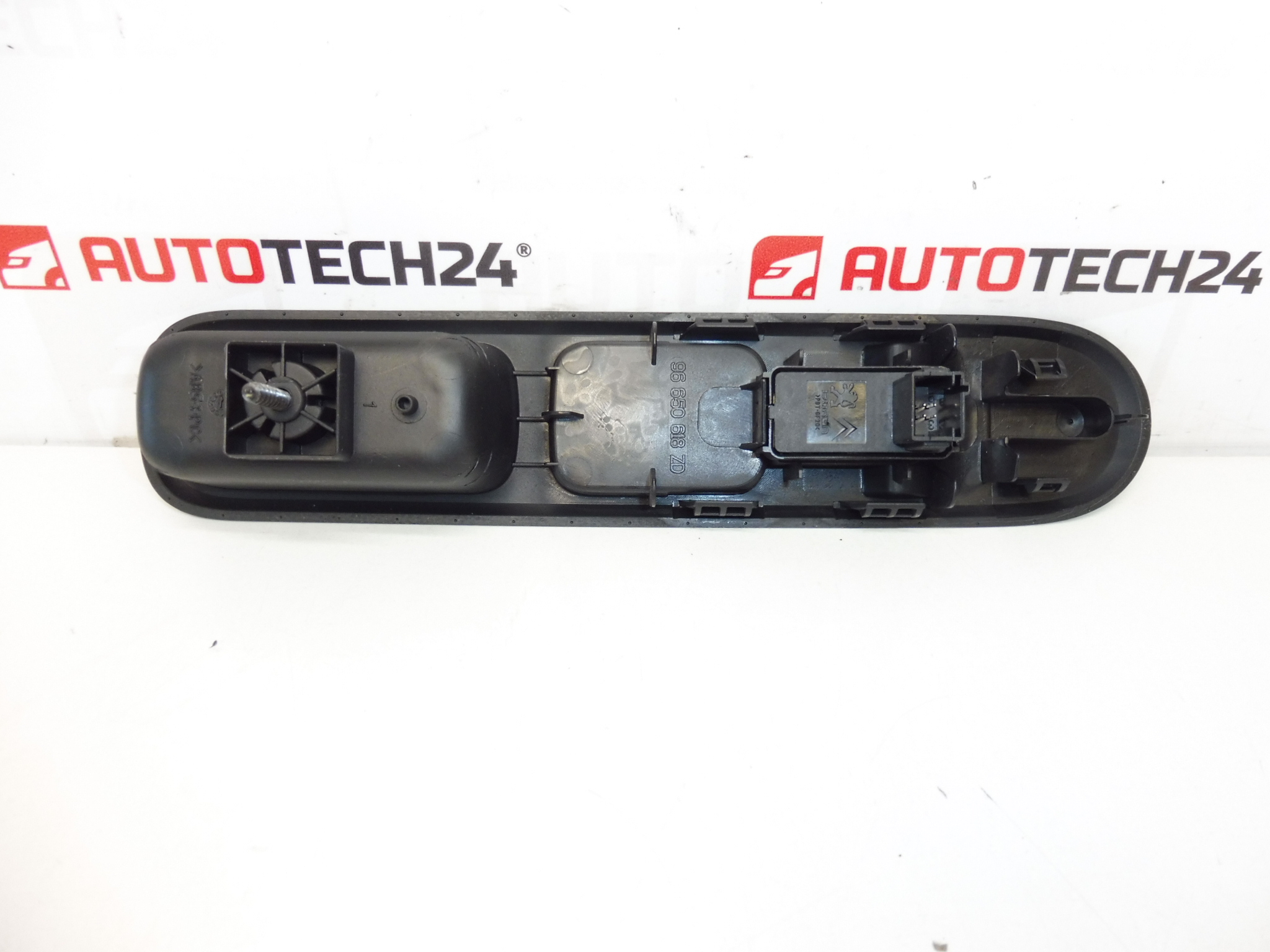Peugeot 3008 ja 5008 Window Control 96662297XT 96650618ZD 6490X3