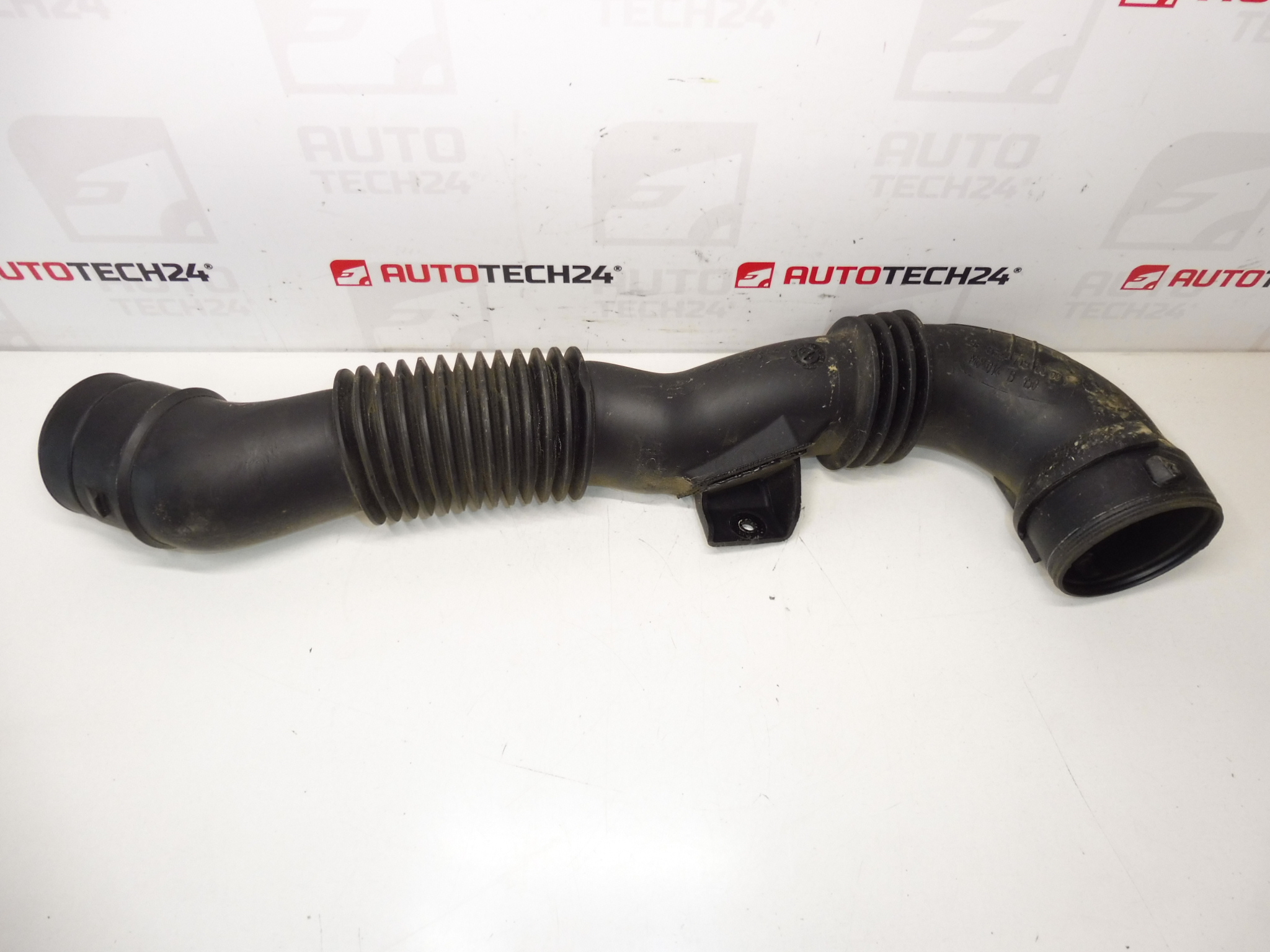 Ilmanottosuutin 1.4 VTI 70 kW 8FS Citroën Peugeot 9685471880 1436L3