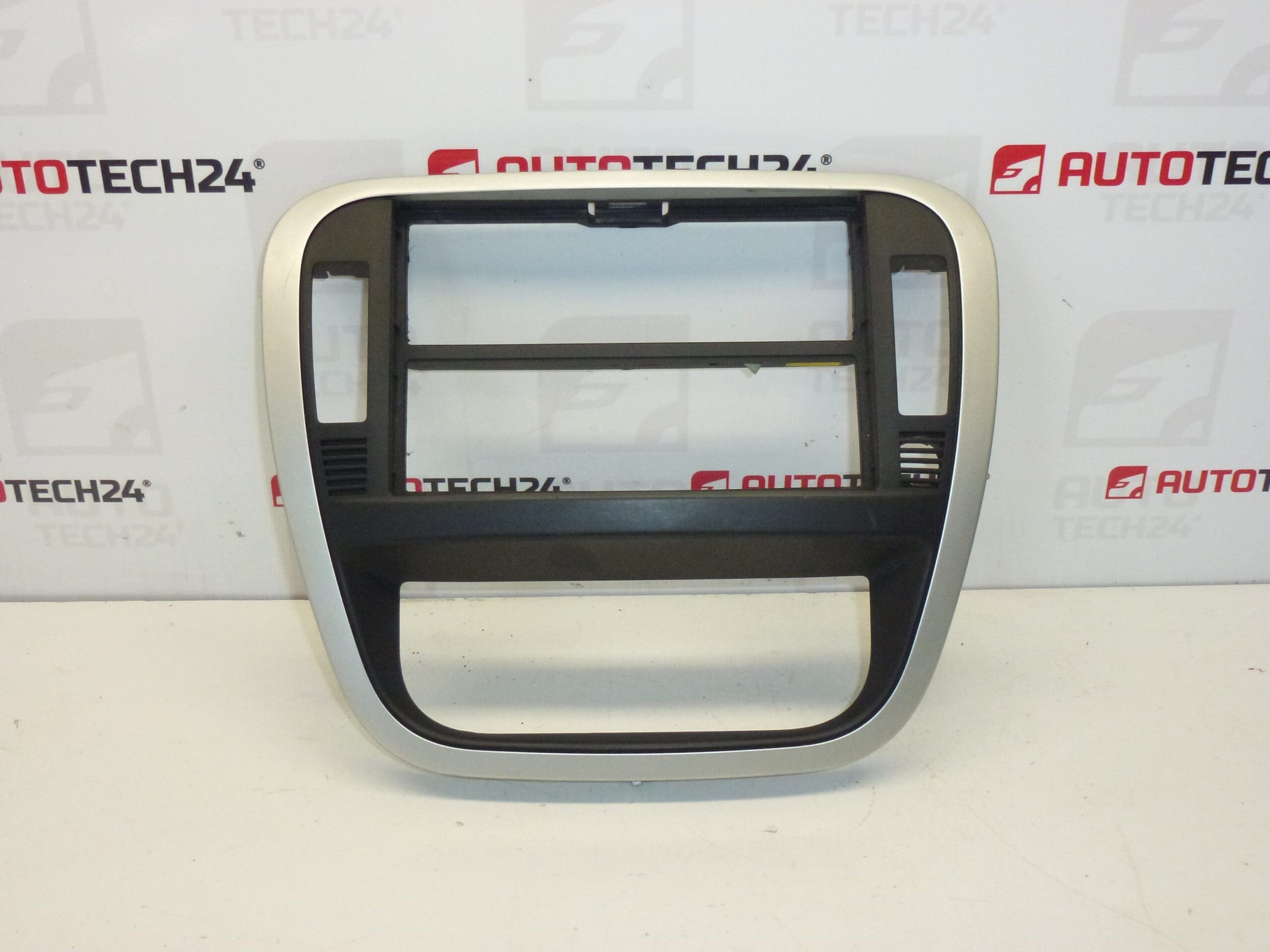 Radiokehys Citroën C2 ja C3 9653074277 8211TH