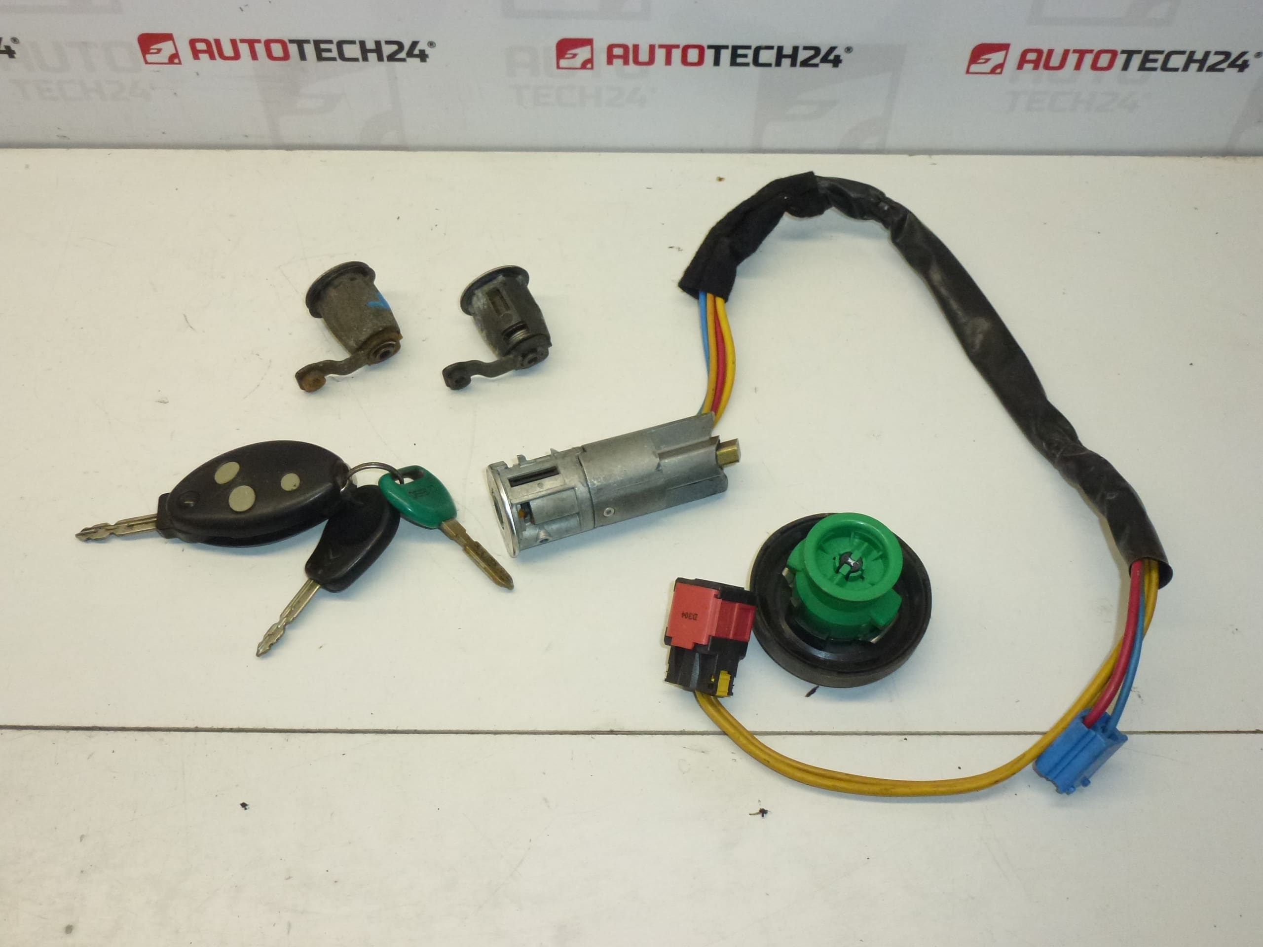 Lukkosarja + 2 avainta Citroën Xsara 4162Z5