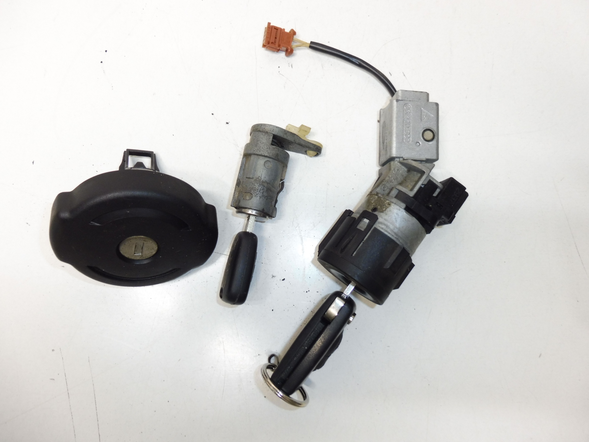 Lukkosarja 2 avainta Peugeot 307 4162KF 4162KG