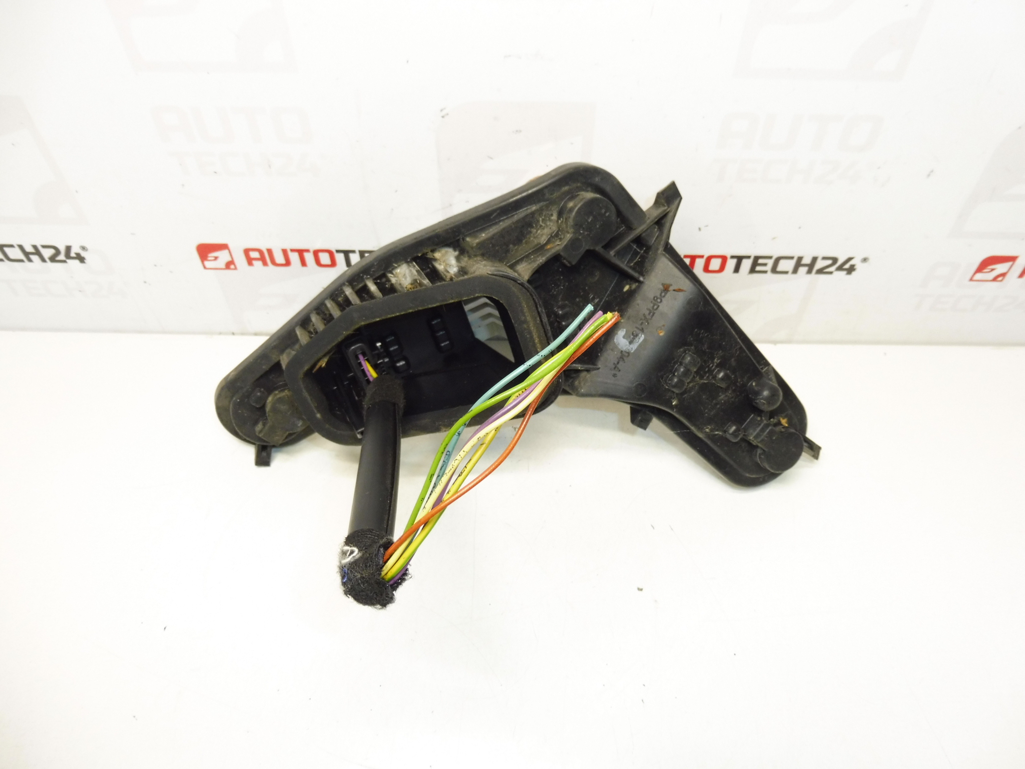 Polttimokanta oikea takavalo Peugeot 207 9686565980 6351HQ