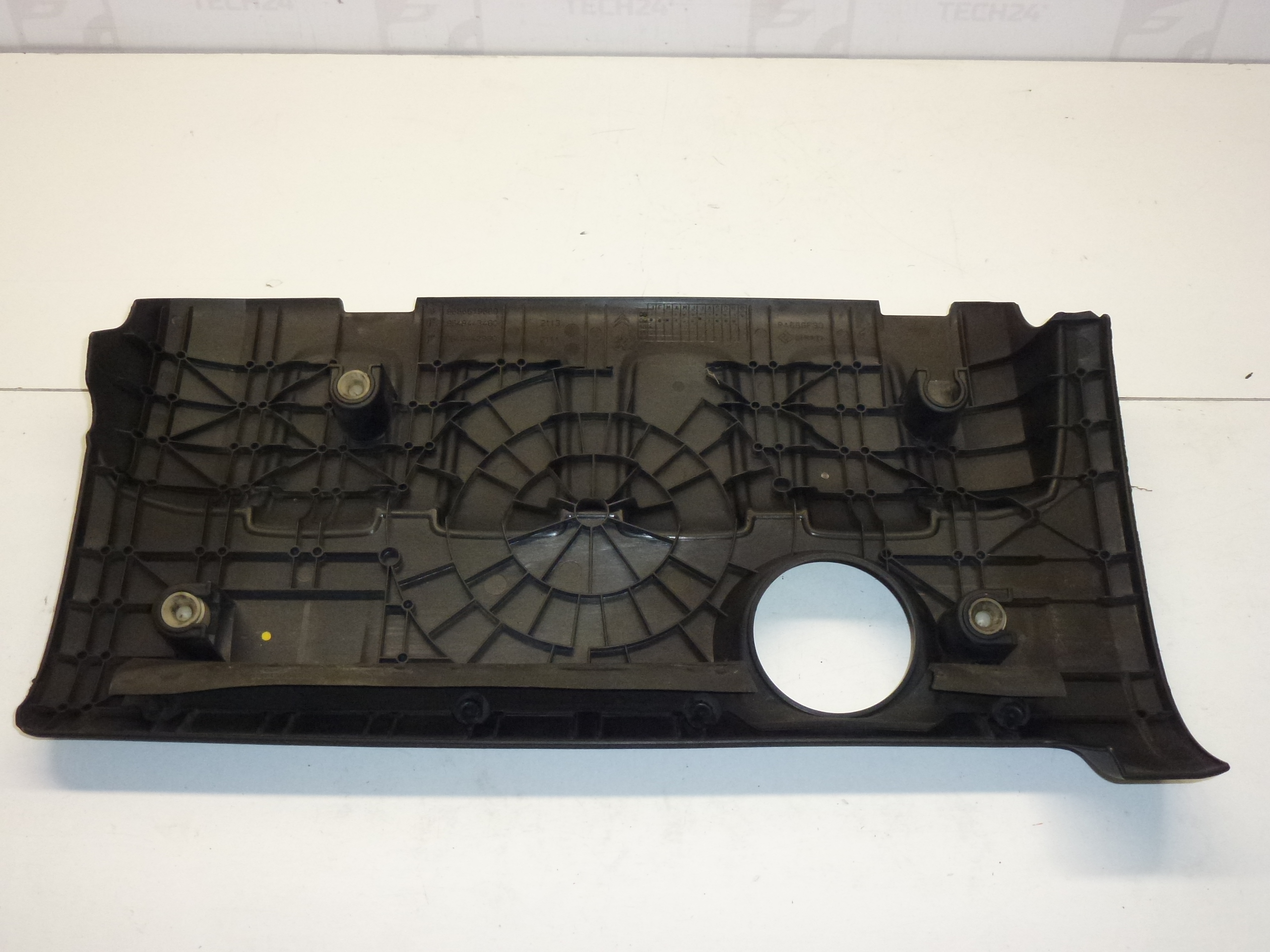 Moottorin kansi 1.4 16V KFU Peugeot 9686619880 0137E0