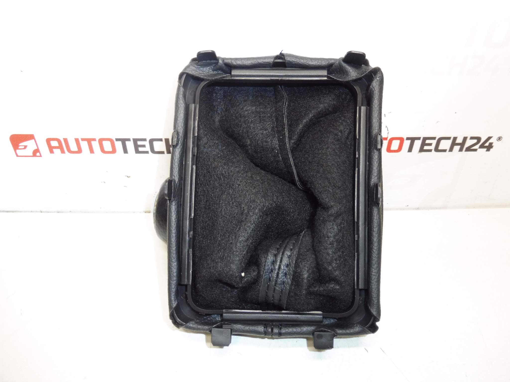 Vaihdevipu mansetilla Peugeot 206+ 2403X9 7951T2