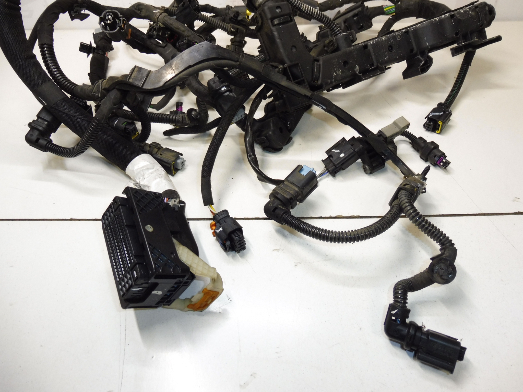 Päämoottorin johtosarja Citroën Peugeot 1.2 HN01 9807341980