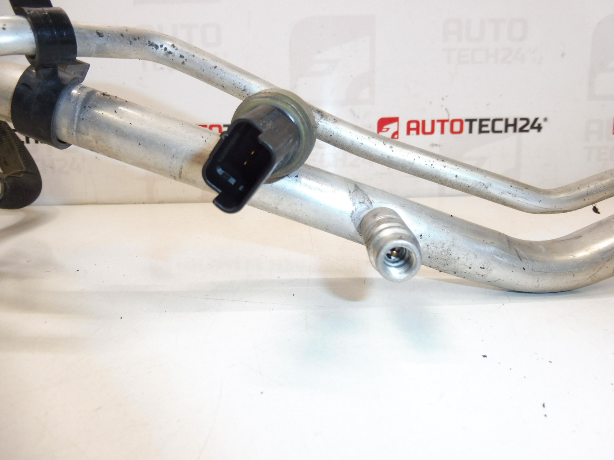 Ilmastointiputki Citroën C4 Peugeot 307 9657451280 6460QL