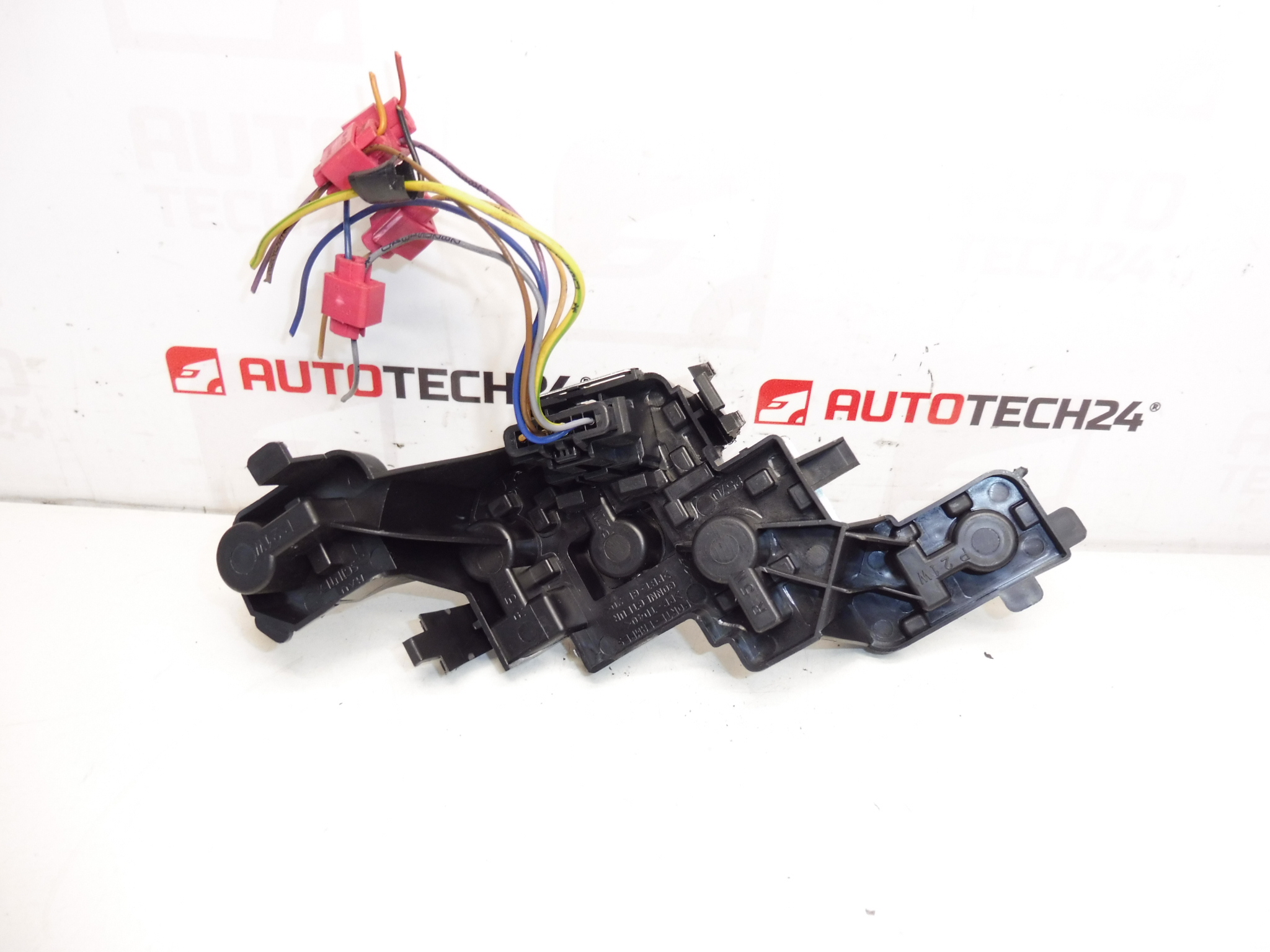 Vasen takavalaisin Peugeot 307 II 6350x0