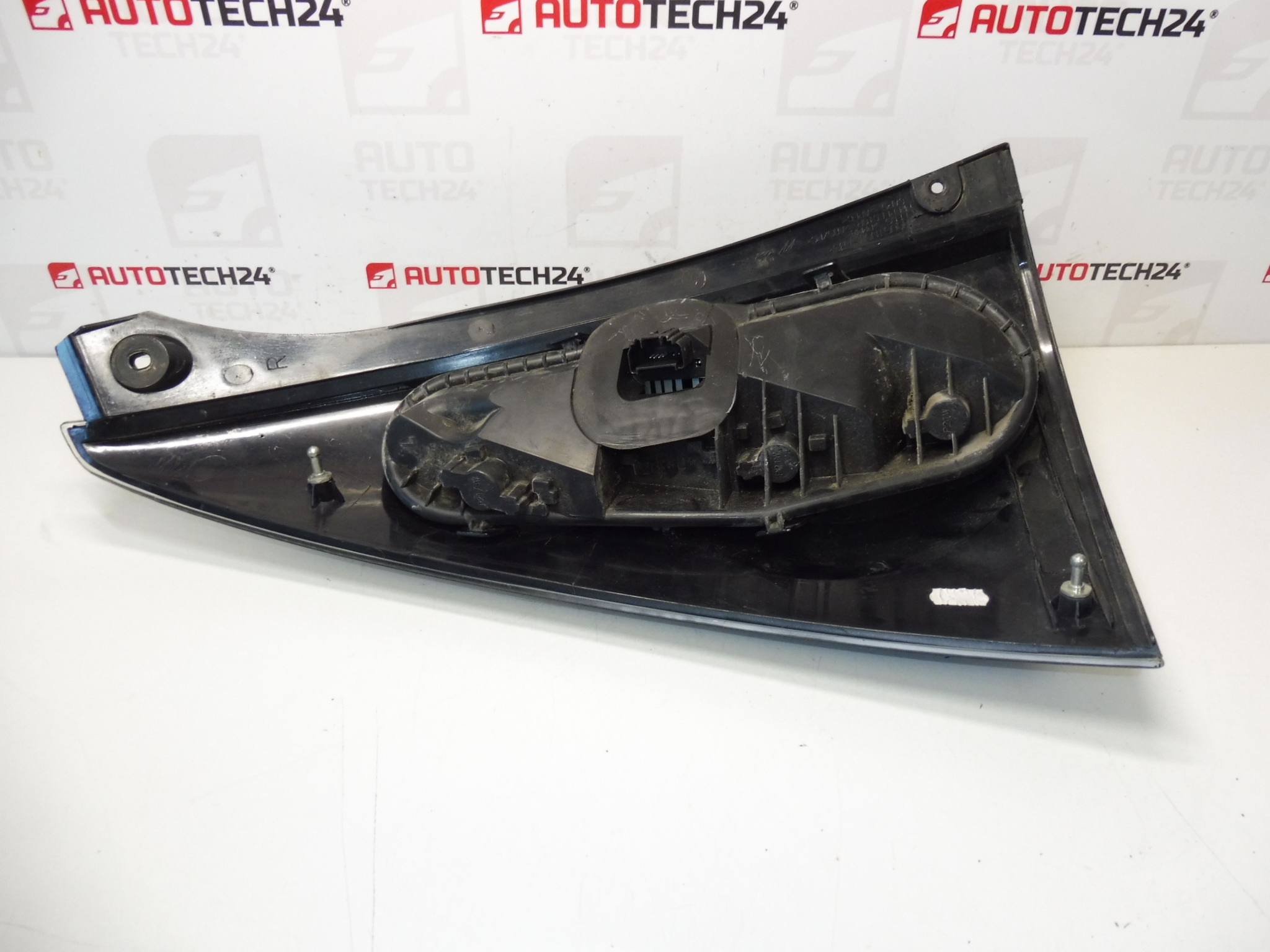 Oikea takavalo Citroën C1 81550-0H060 6351x8