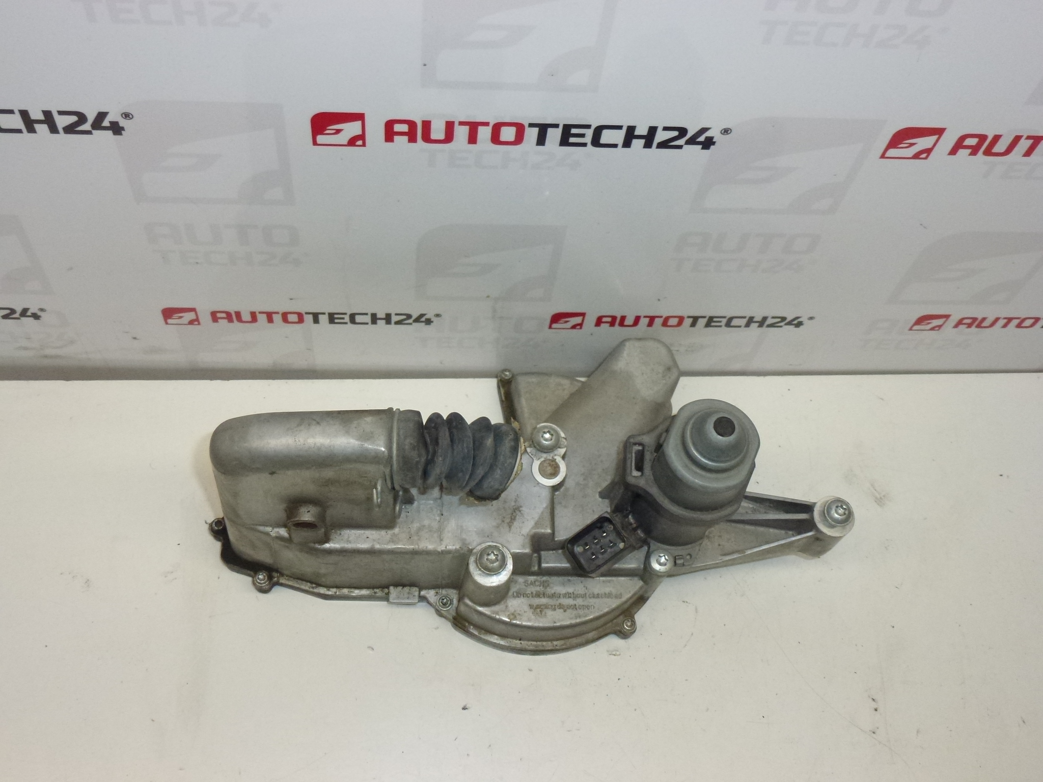 Kytkimen toimilaite SENSODRIVE Citroën C2 C3 3981000089 218252