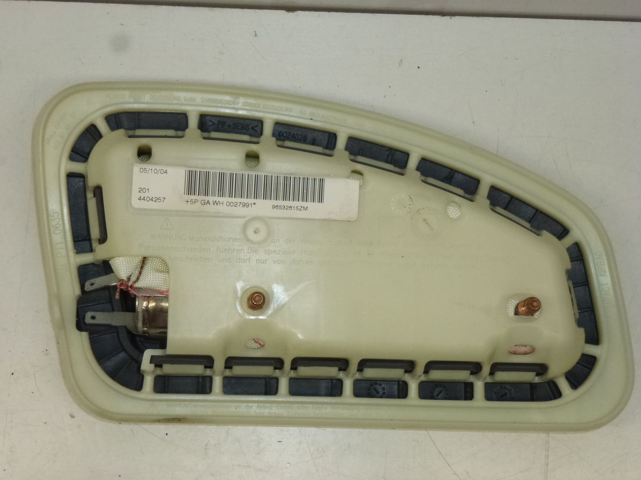 Oikean istuimen turvatyyny Peugeot 407 96532615ZM 8216FA