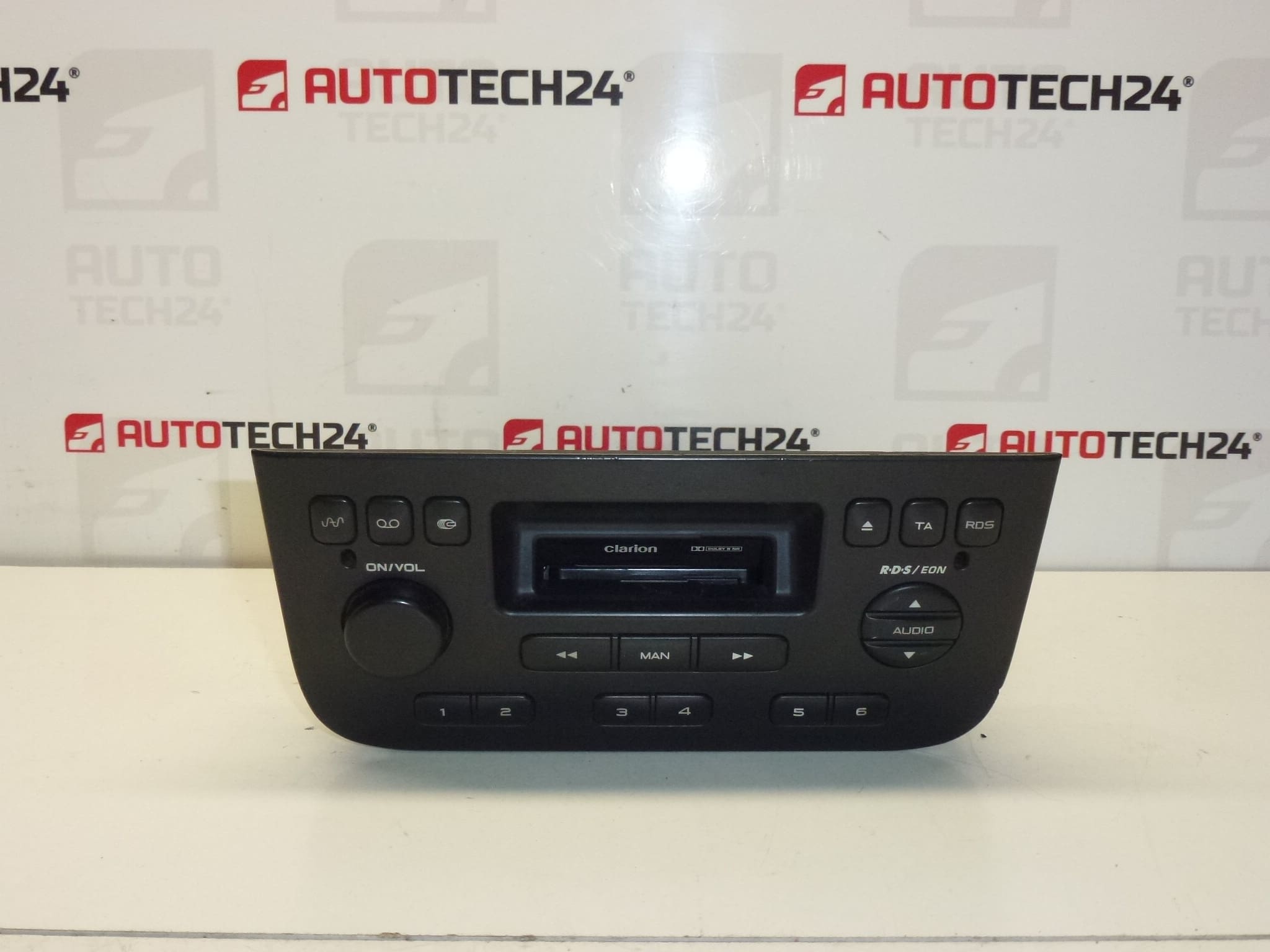 Autoradio CD-levyllä Peugeot 406 9636704880 9643180280