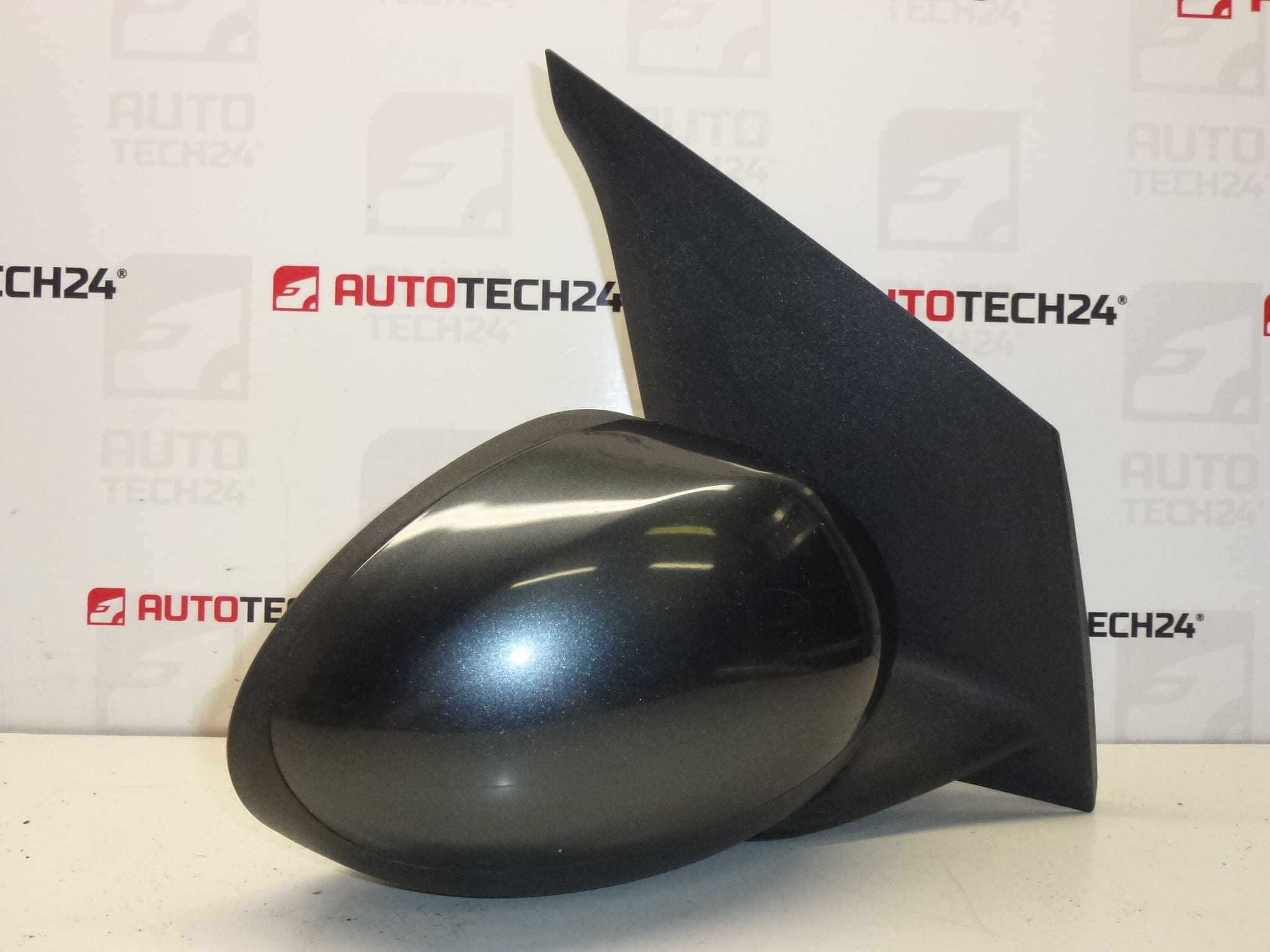 Peili oikea tummanharmaa metallinen Citroën C1 Peugeot 107 87910-0H010 87910-0H011