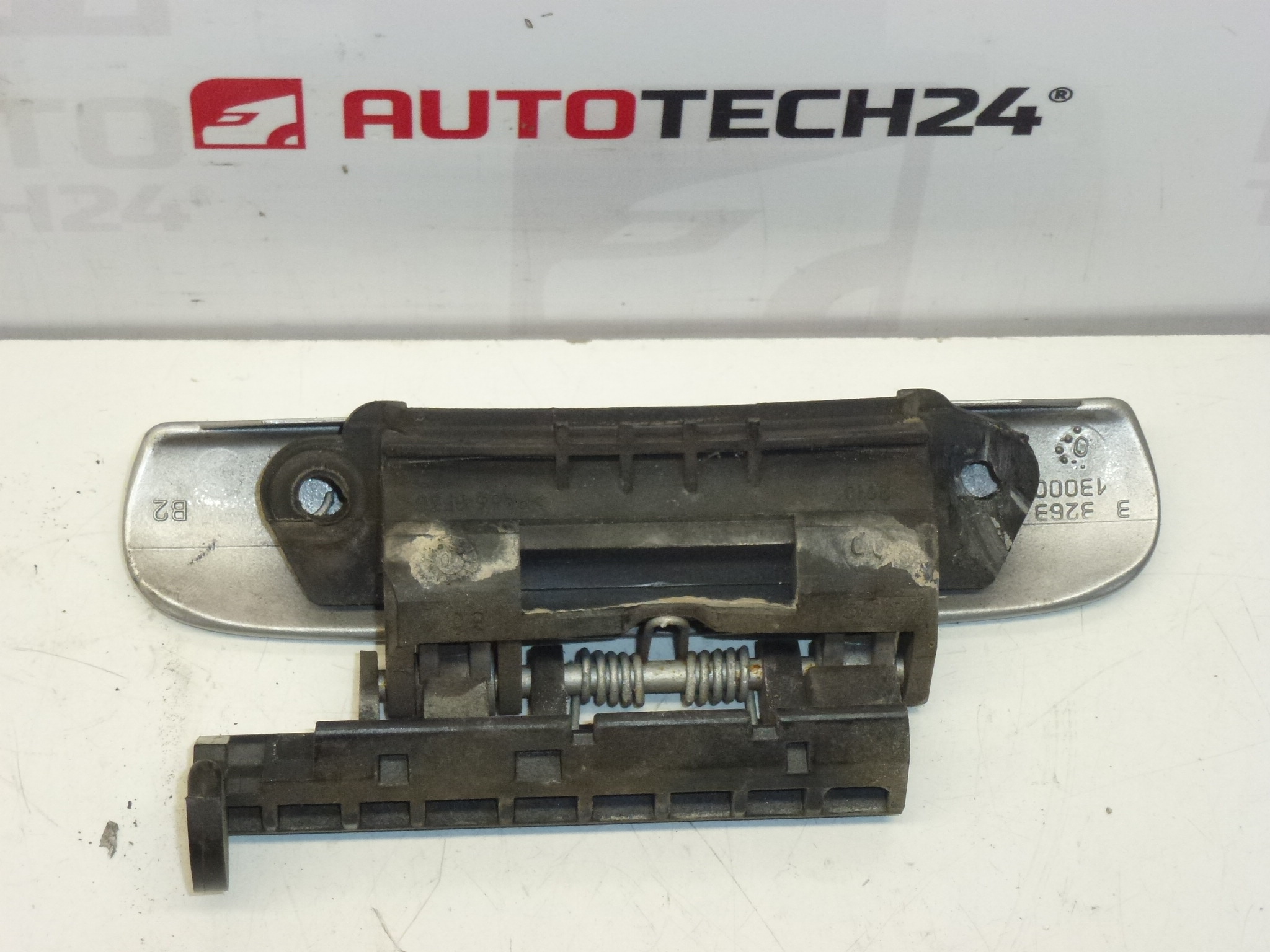 Oikea takaoven kahva Citroën Xsara EZRC 96334566 9101N5