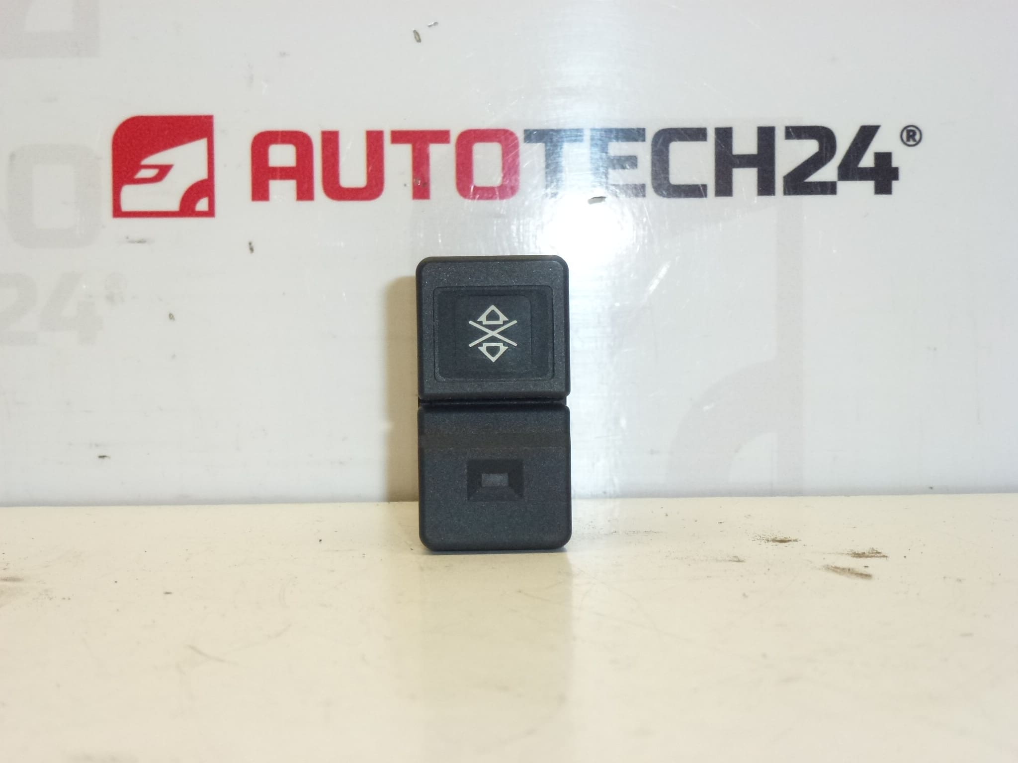 Takalasin lukko Citroën Peugeot 6552ZK