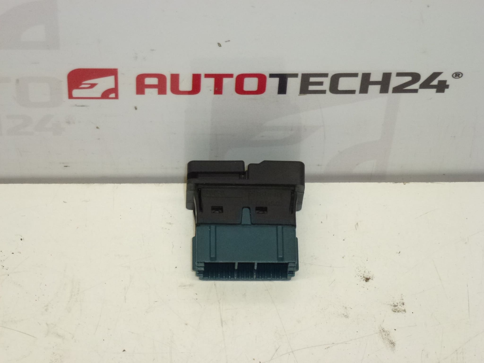 Takalasin lukko Citroën Peugeot 6552ZK