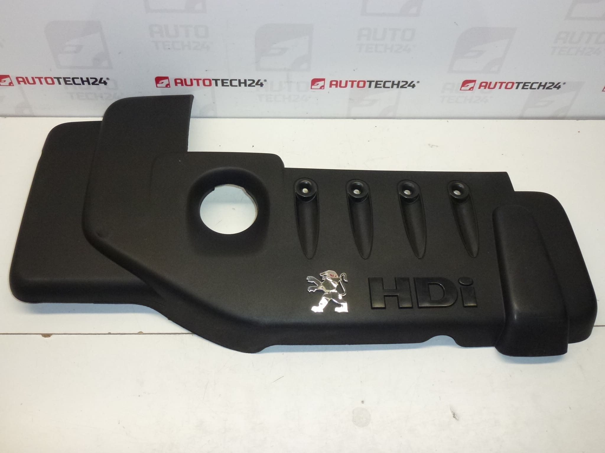 Moottorin kansi 1.4 HDI Citroën 9645982780 013742