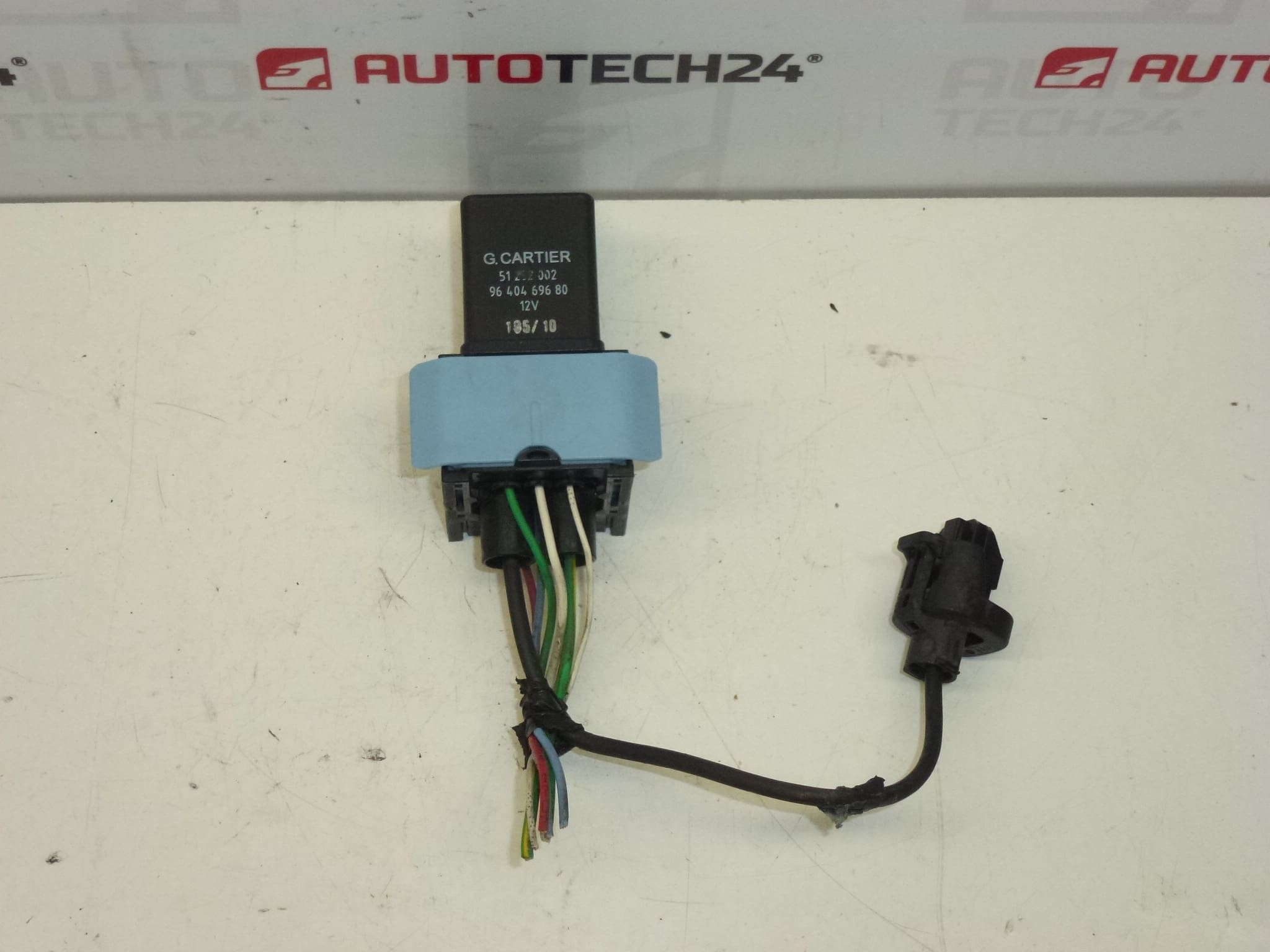 Hehkurele Cartier johdotuksineen Citroën Peugeot 9640469680 598140