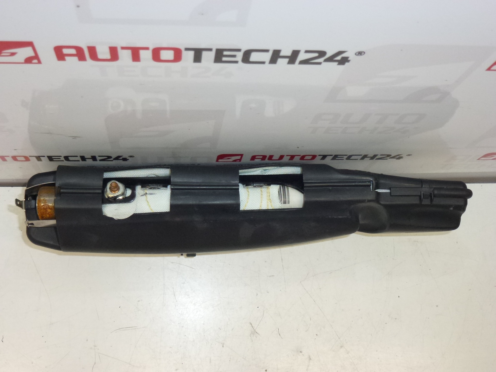 Vasemman istuimen turvatyyny Citroën Peugeot 9450631280 8216T8