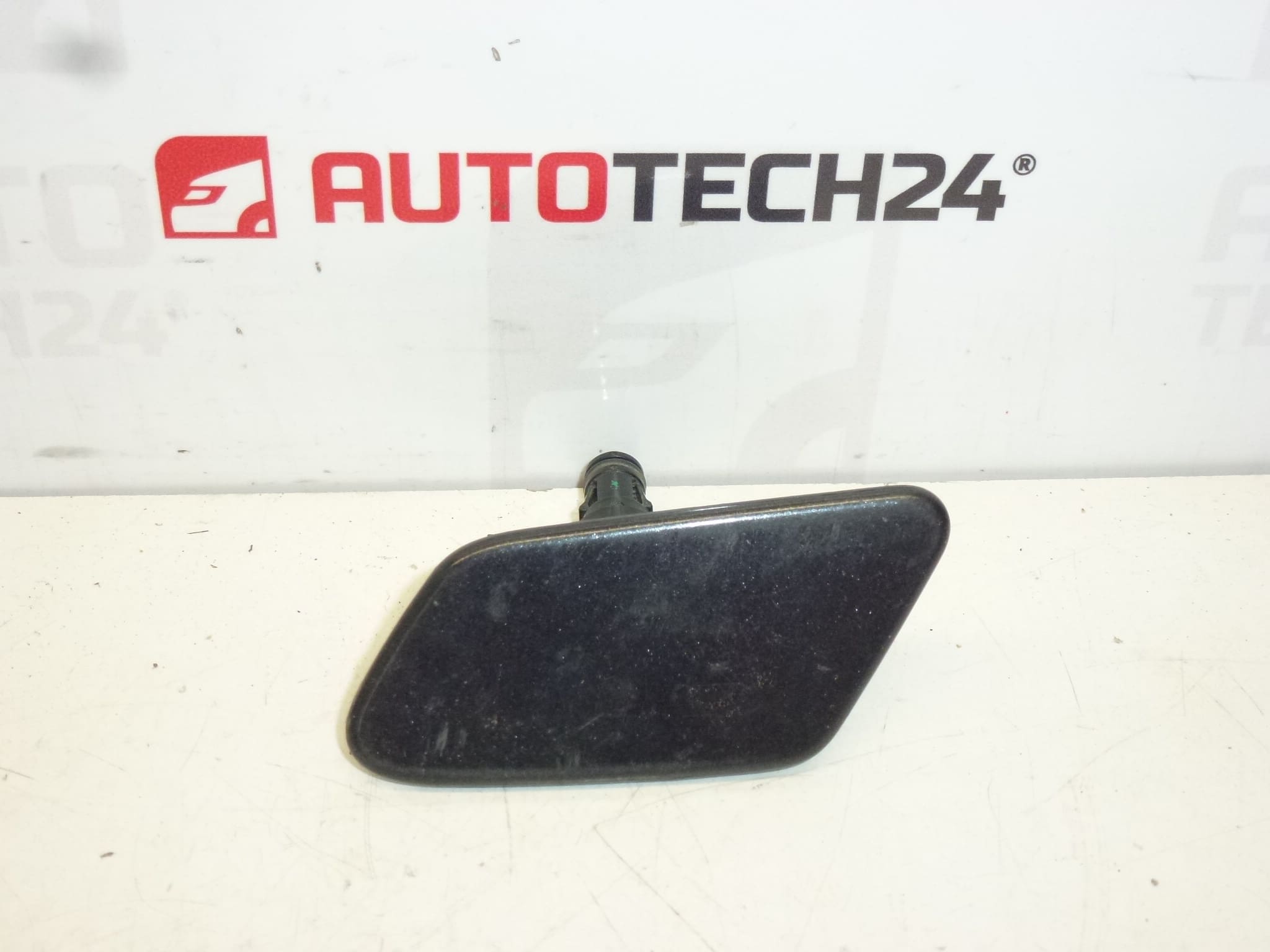 Pesukoneen suutin kannella vasen valo Citroën C8 6438K3 6438K7