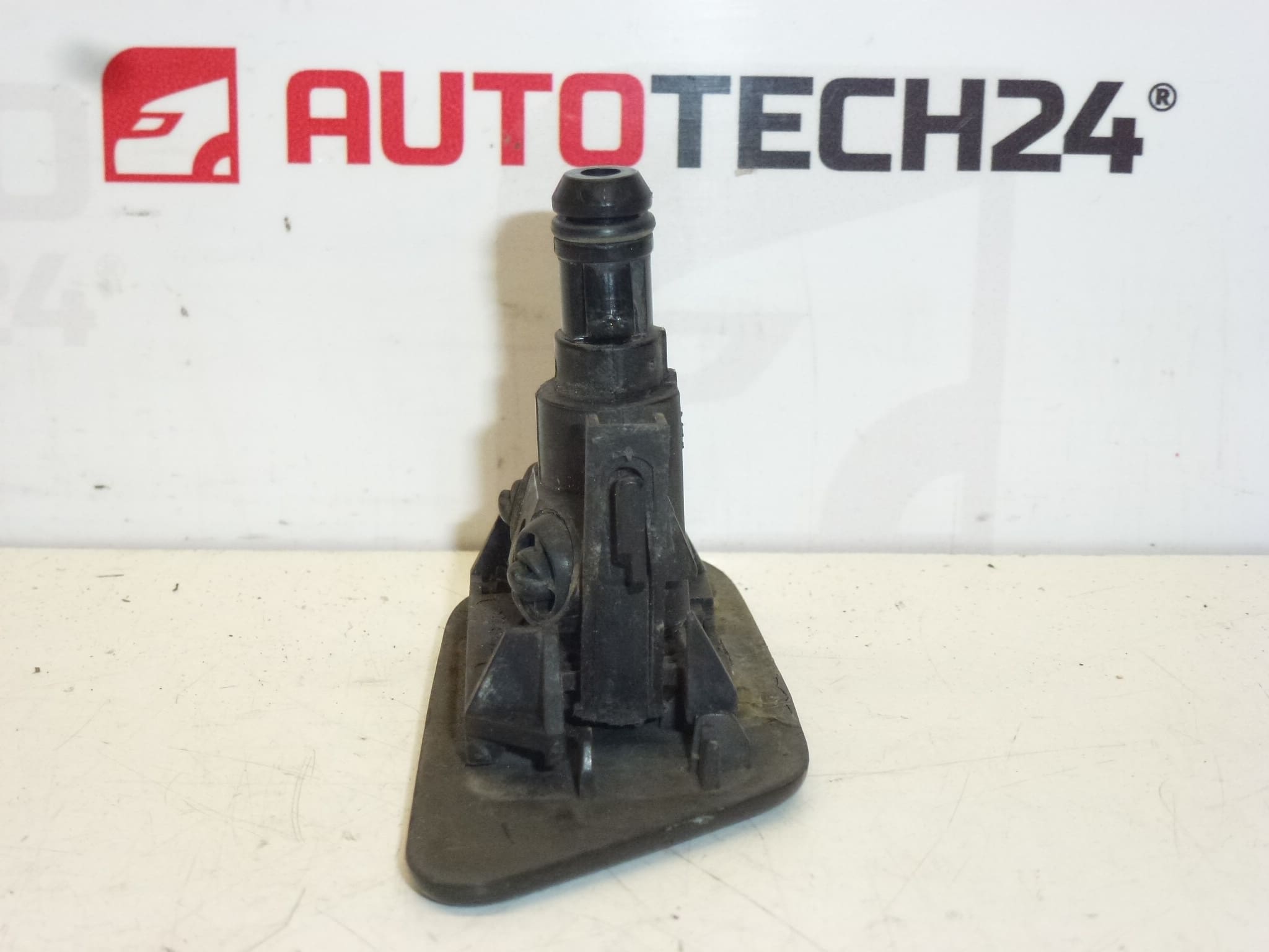 Pesukoneen suutin kannella vasen valo Citroën C8 6438K3 6438K7