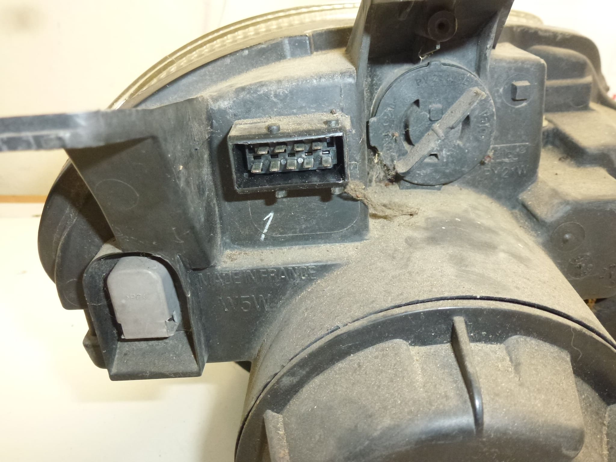 Vasen etuvalo Citroën C8 89007043 620815