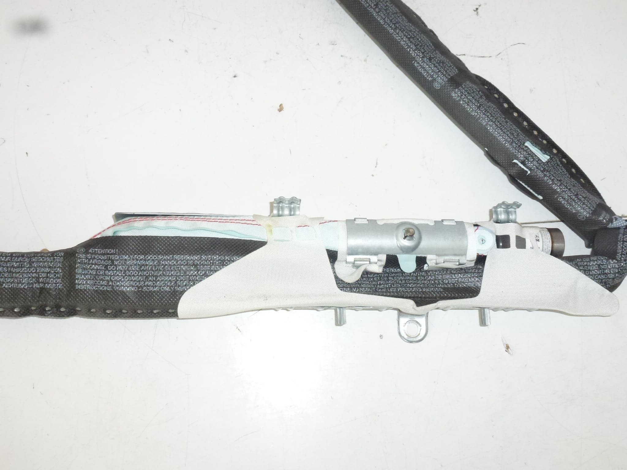 Vasen jalkaturvatyyny Peugeot 308 9688532980 8337CY