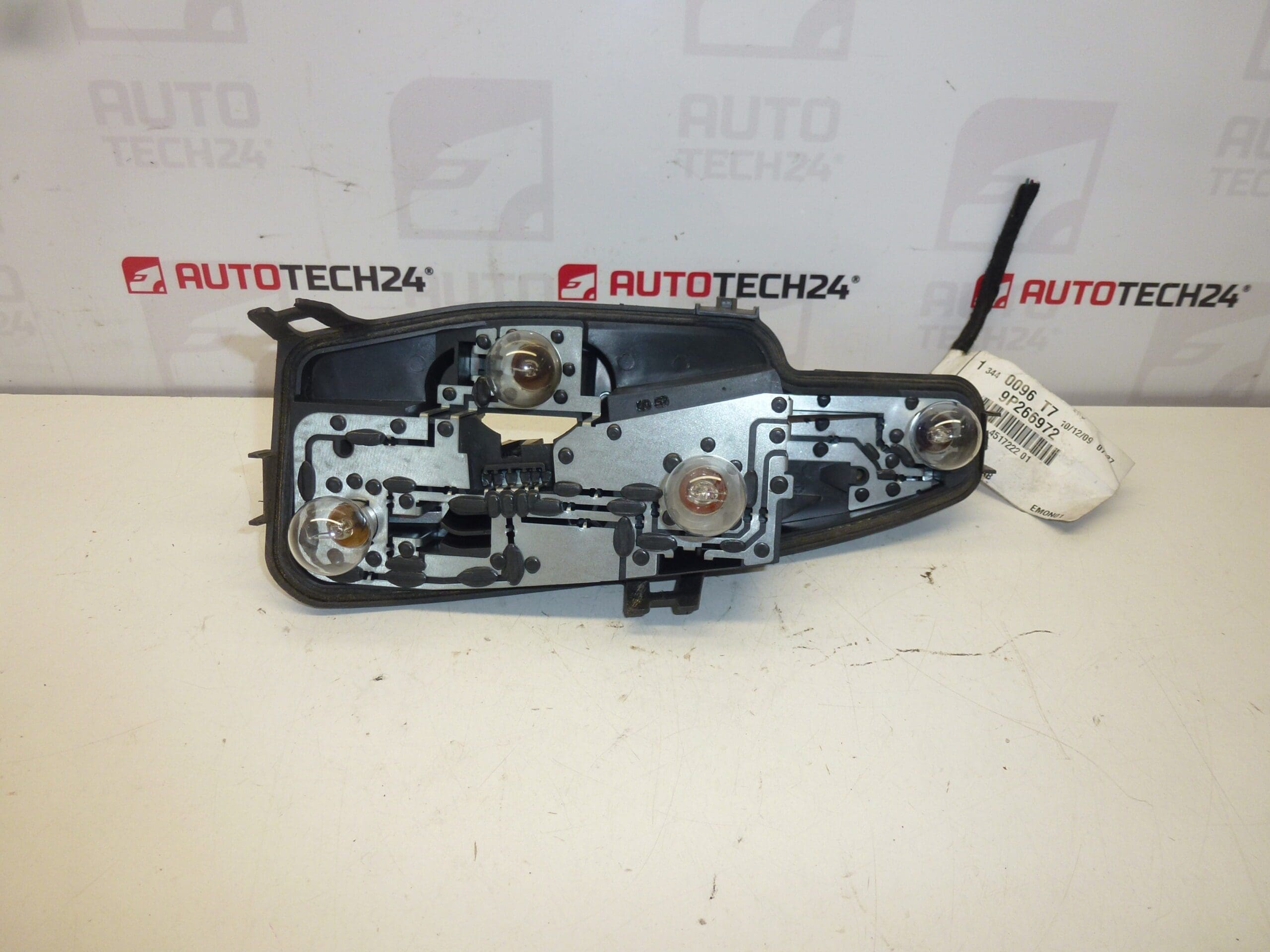 Vasen takavalon kanta johtokappaleella Peugeot 308 SW 6350KW