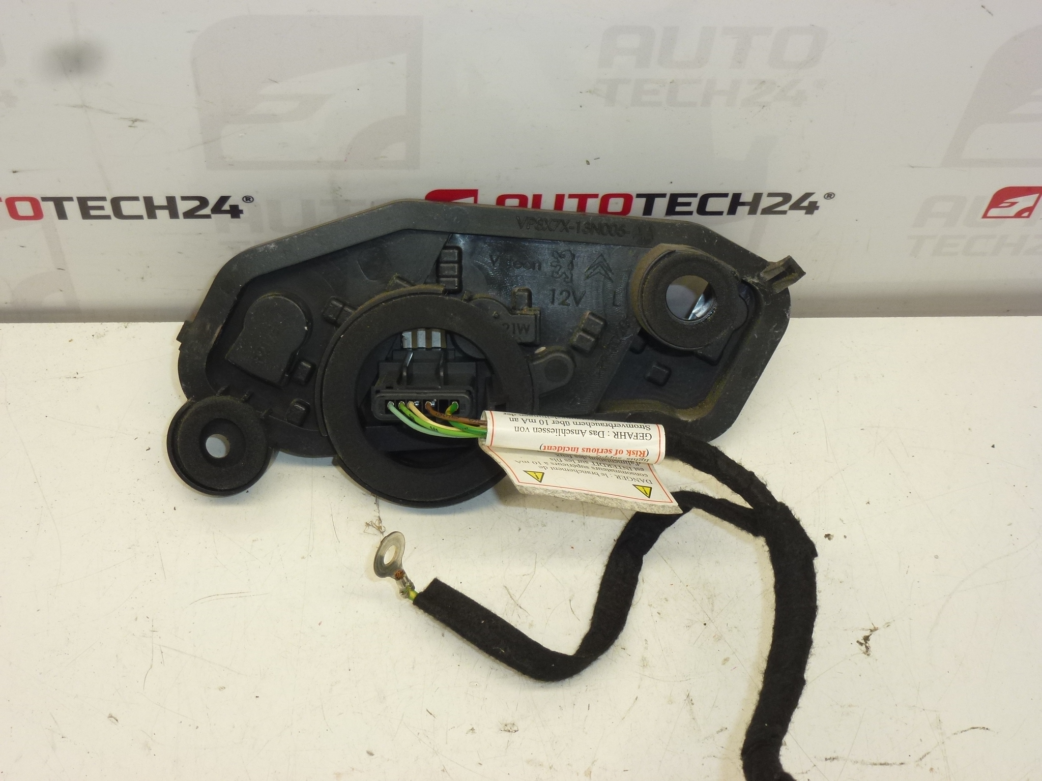 Pohja vasemmalle takavalolle Citroën C5 X7 sedan 6351EW