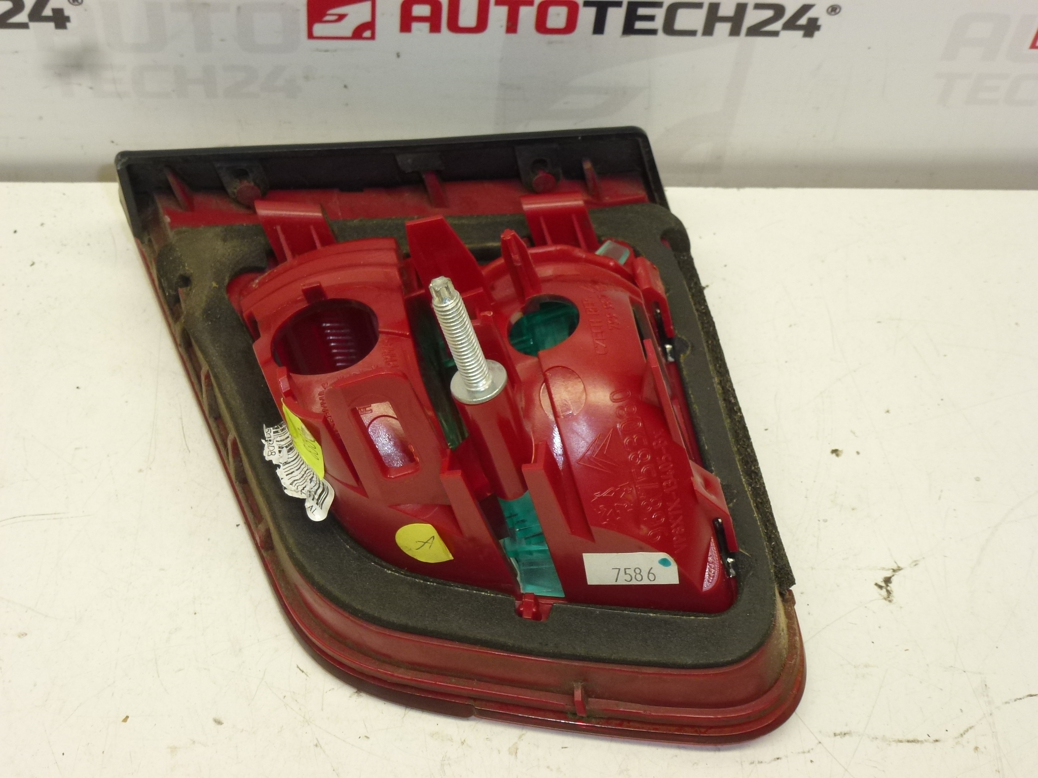 Vasen takavalo sisätila Citroën C5 X7 sedan 9687583080 6351EX