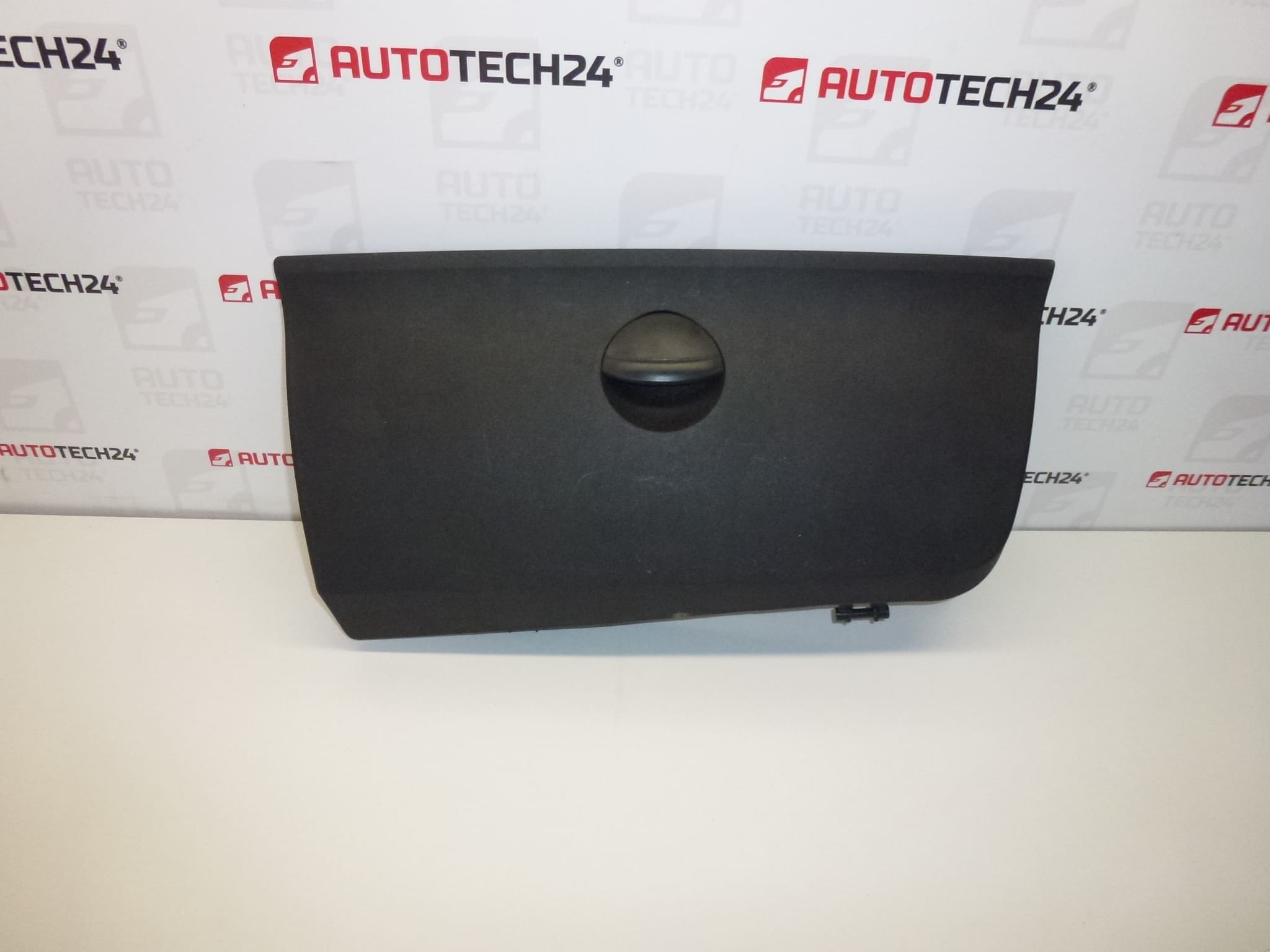 Hansikaslokero Citroën C4 8218N1