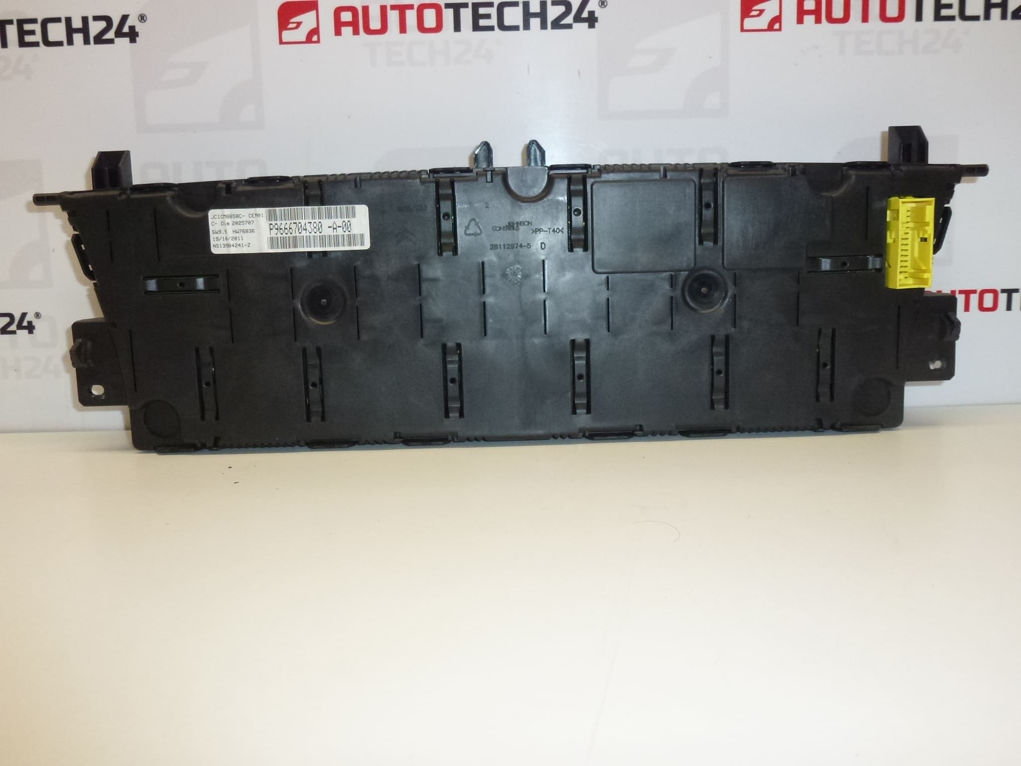 Nopeusmittari Citroën C4 Picasso ajettu 205 tuhatta km 9666704380 -A-00 6103KV