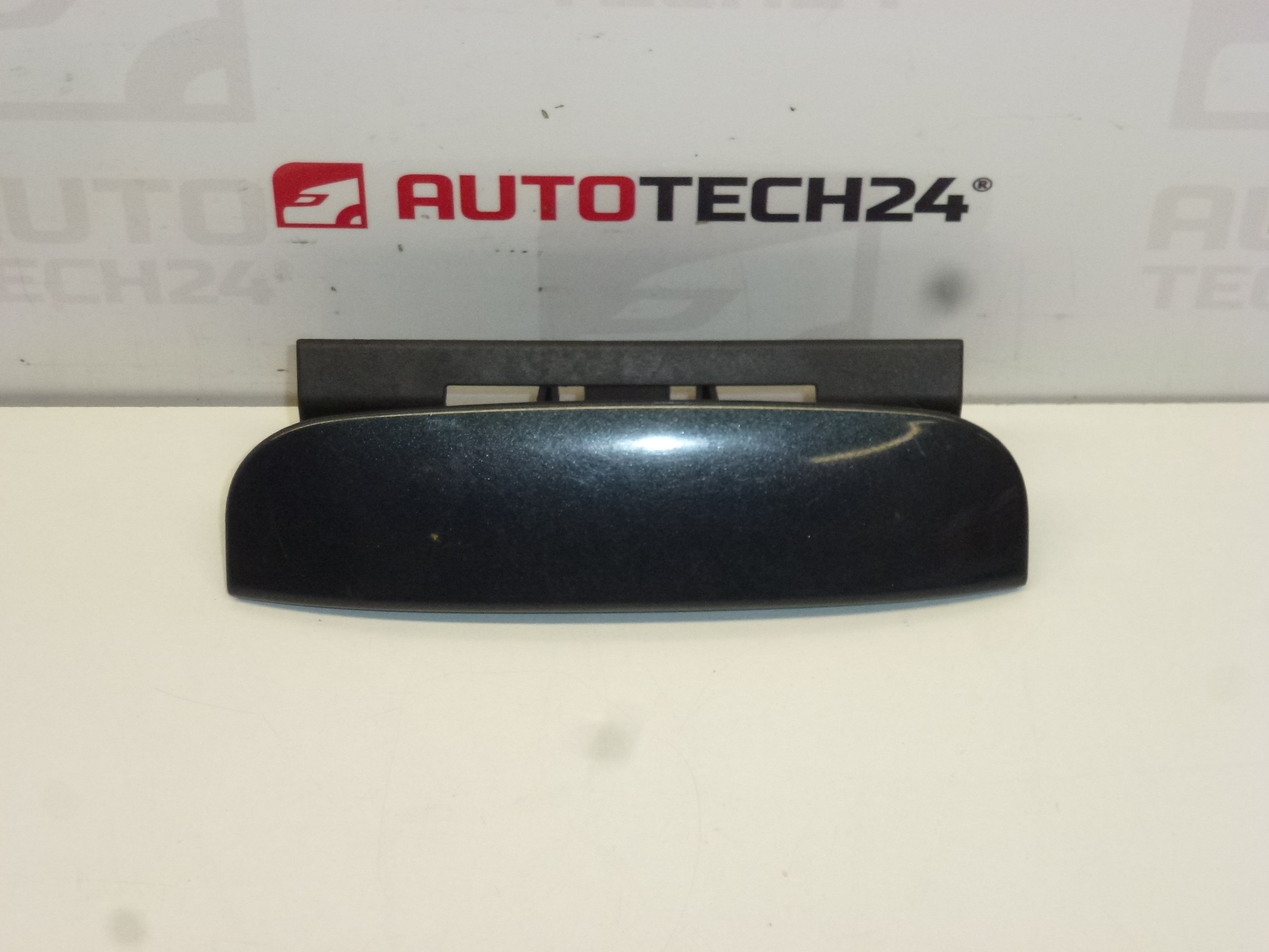 Takaluukun kahva harmaa metallinen EYPC Citroën C4 C5 II 9649858777 8726Q8