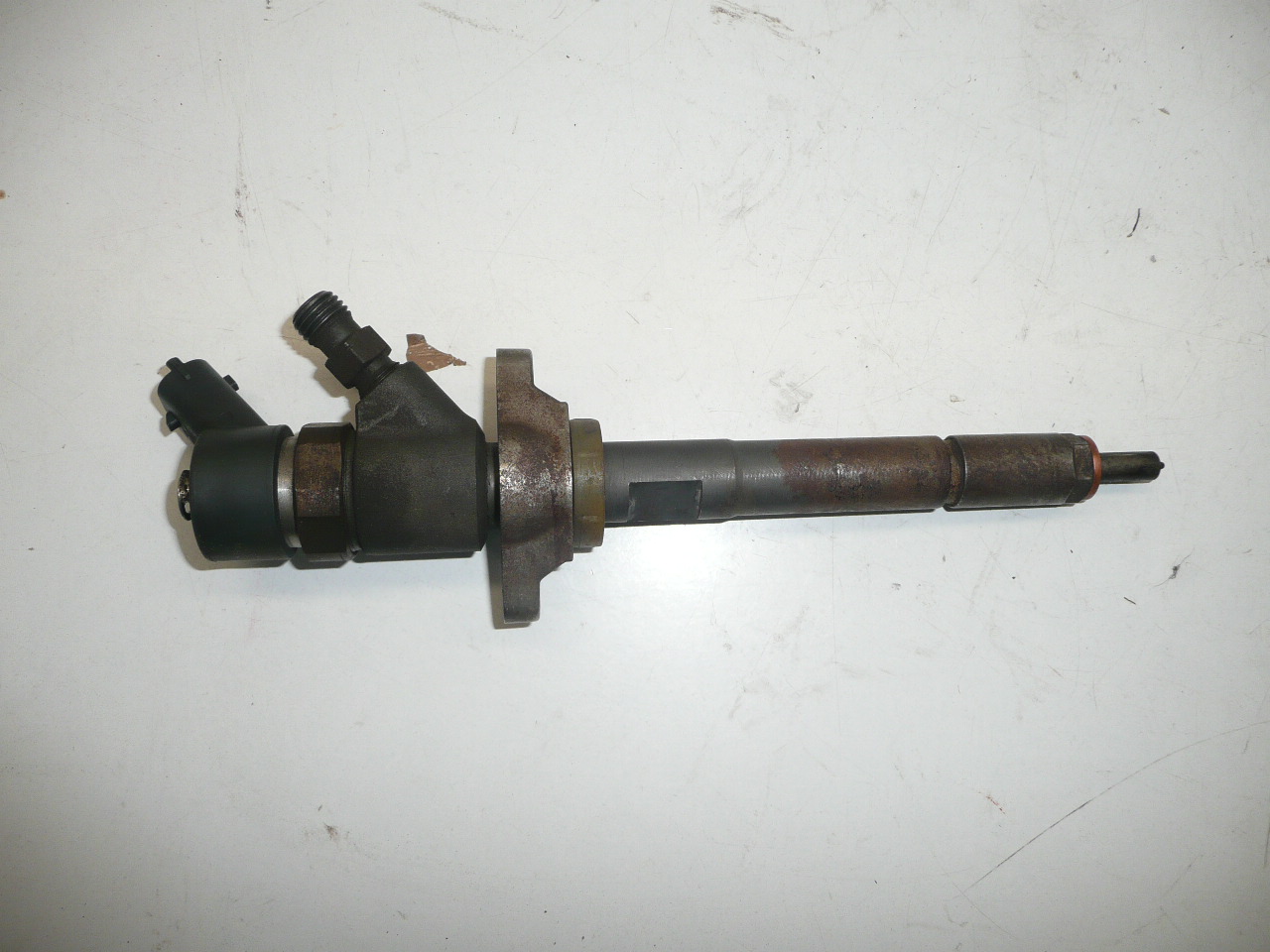 Ruiskutus Bosch 1.6 HDI 80 kw 0445110259