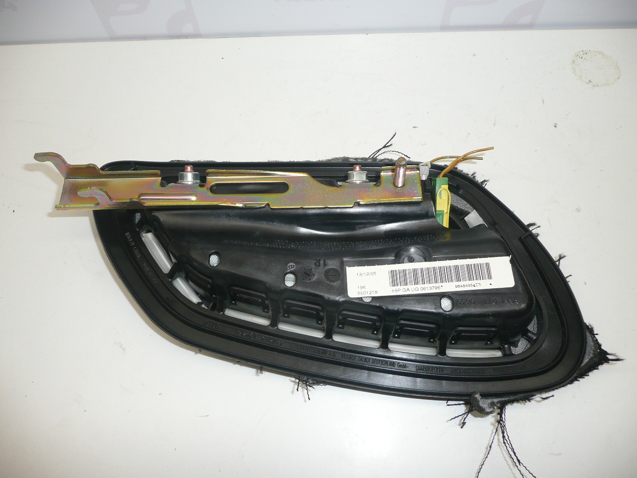 Istuimen turvatyyny oikea Peugeot 206 96484354ZR 8216AA