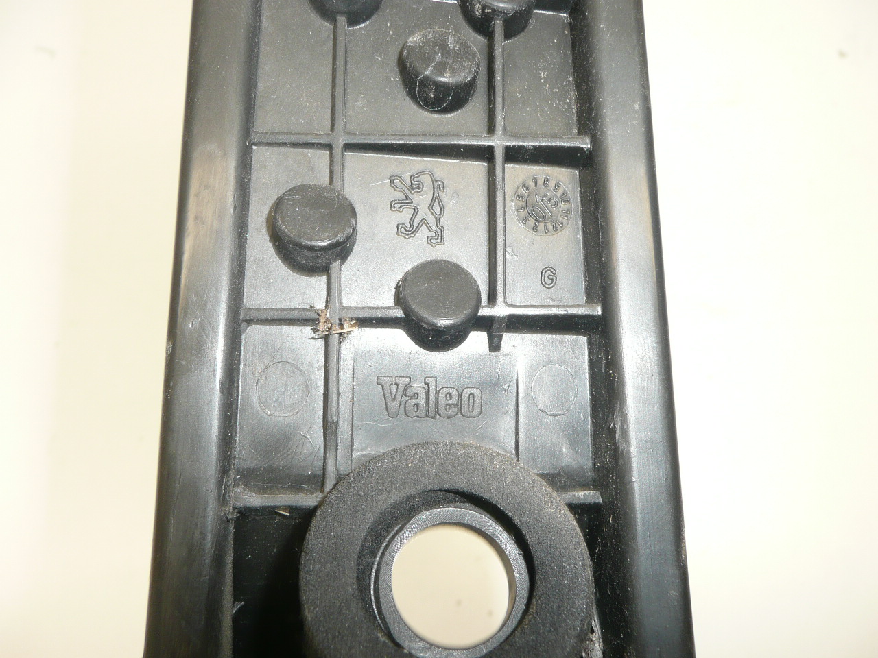 Vasen takavalon kanta Peugeot 206 Combi 6350R4 johdolla