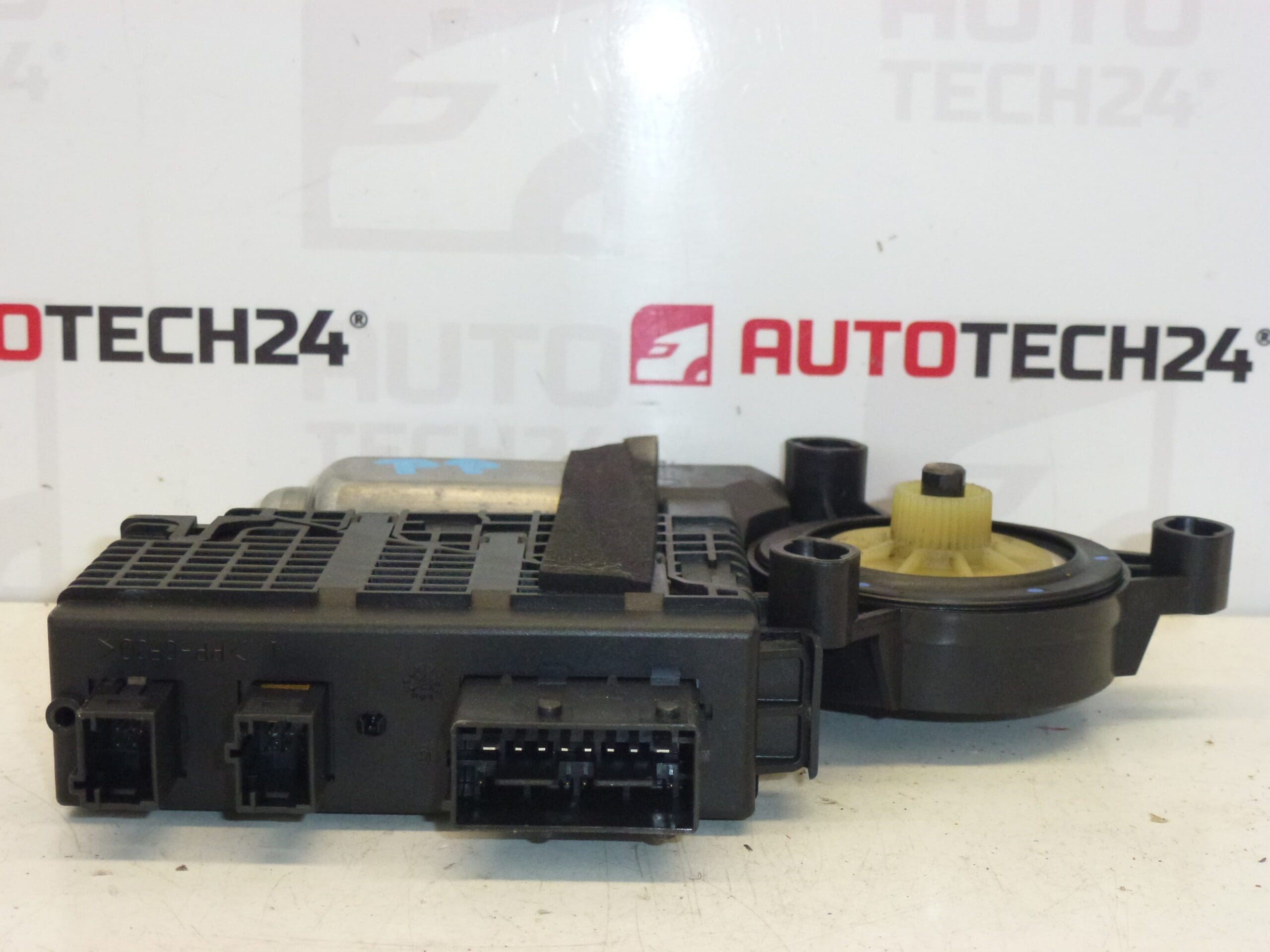 Oikean Etuoven Sähköikkunamoottori Citroën C4 Picasso 9682495580 - Image 2