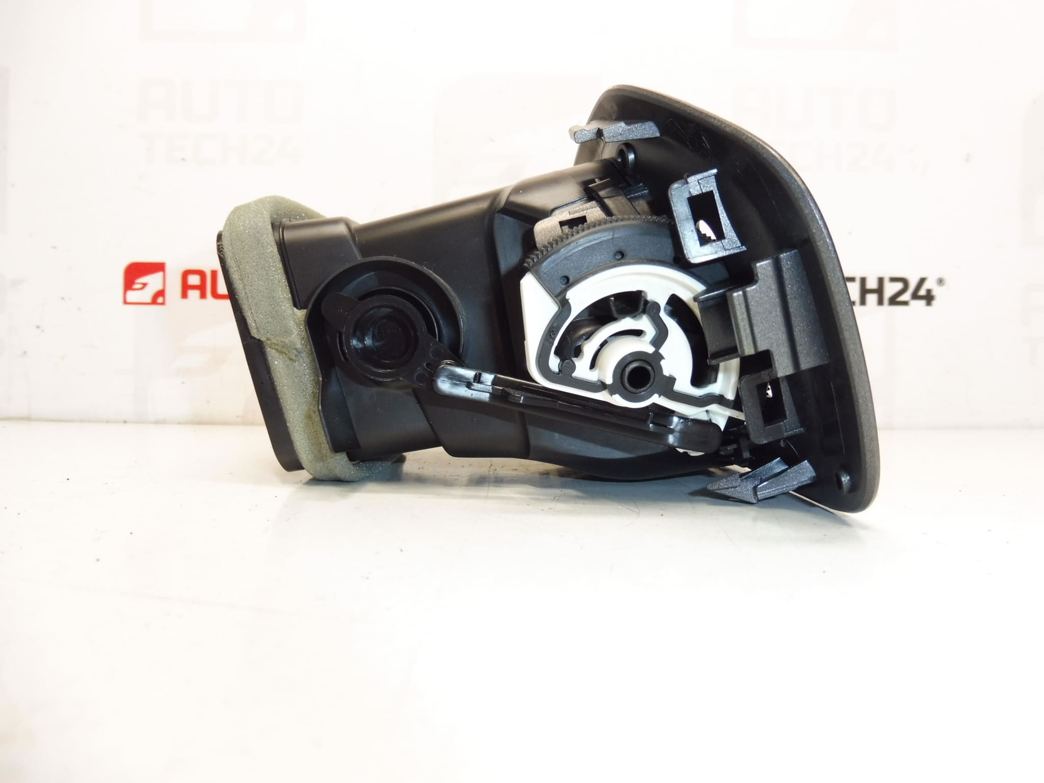 Ilmanvaihtoventtiili Citroën C-Elysée Peugeot 301 9677287077 9677253777 - Image 2